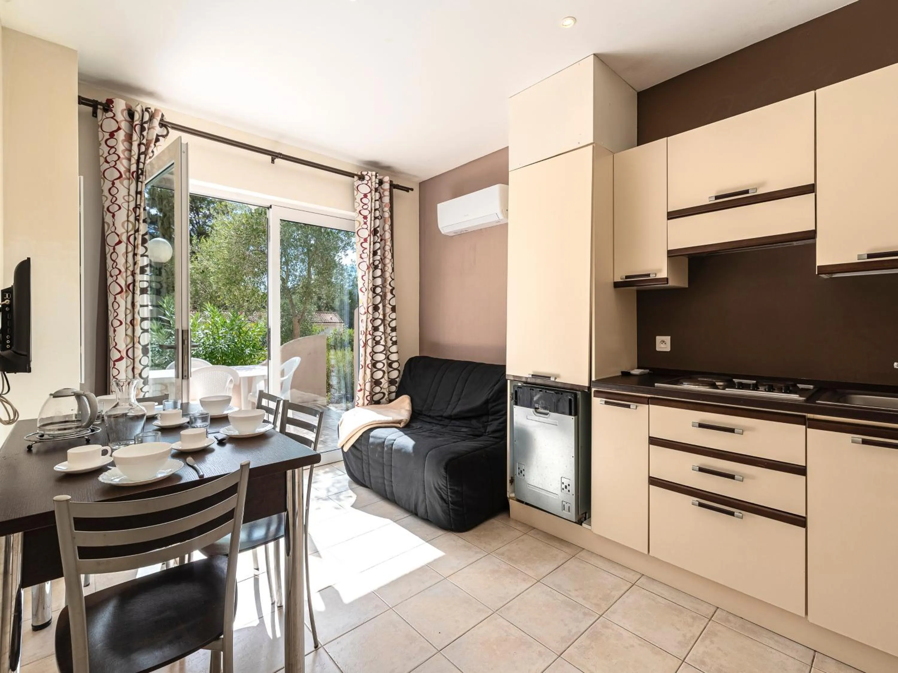 Dining area in Vacancéole - Résidence Lisa Maria