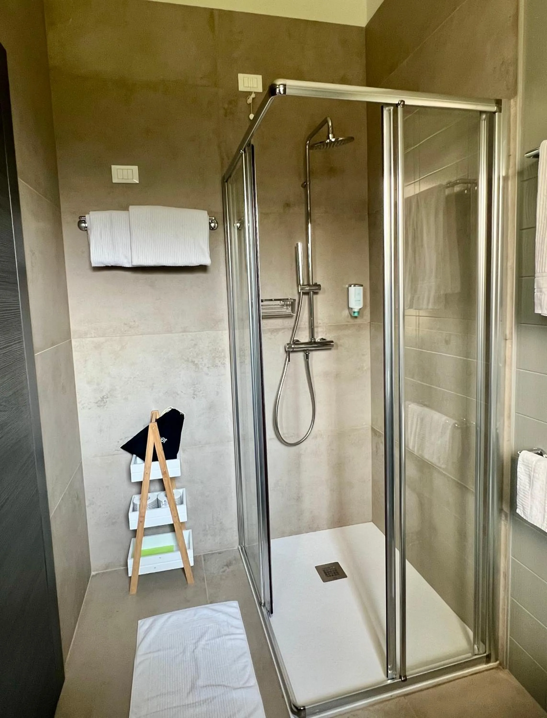 Shower in Residence Il Melograno