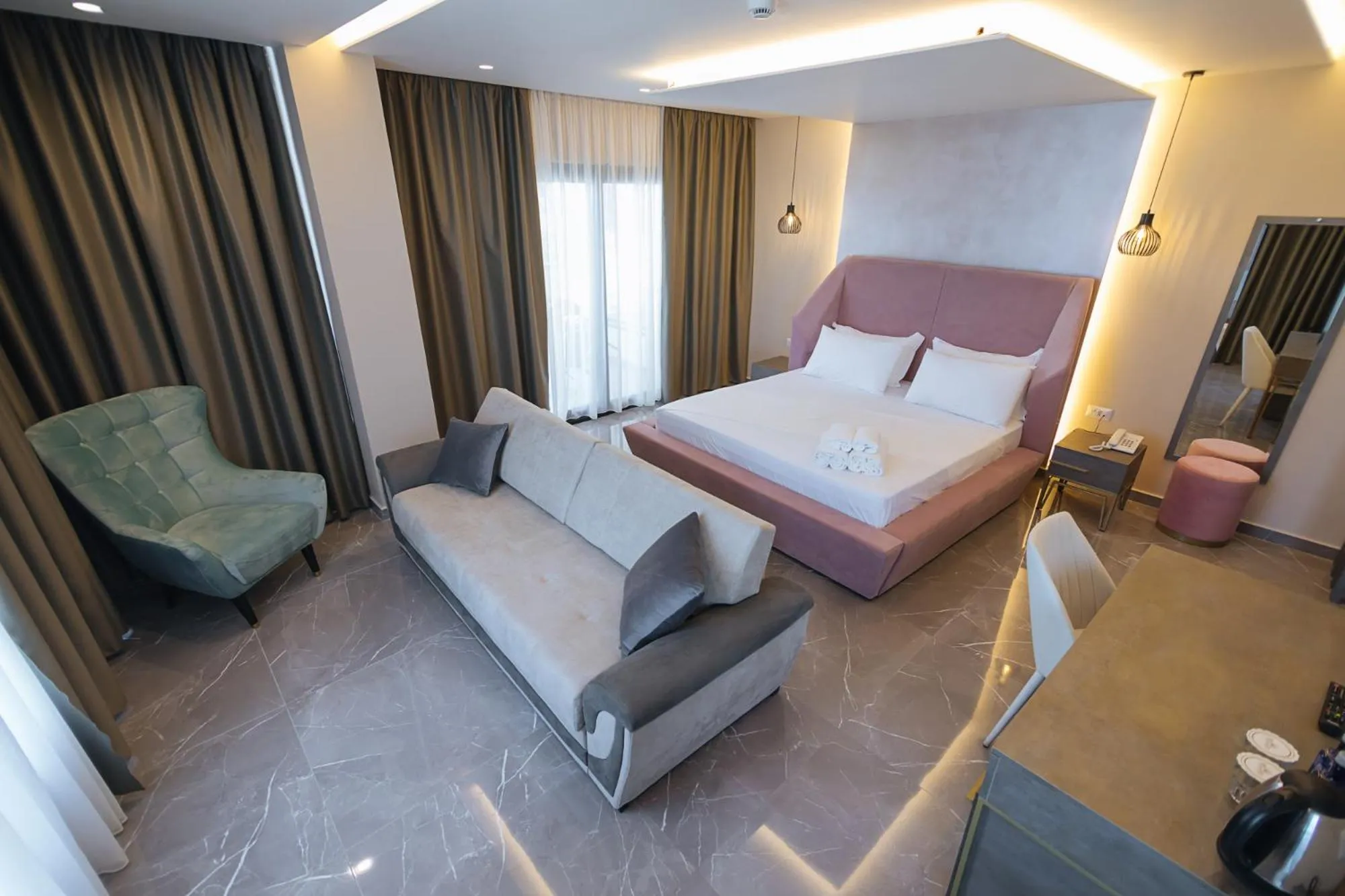 Bed in Brilliant Hotel & SPA