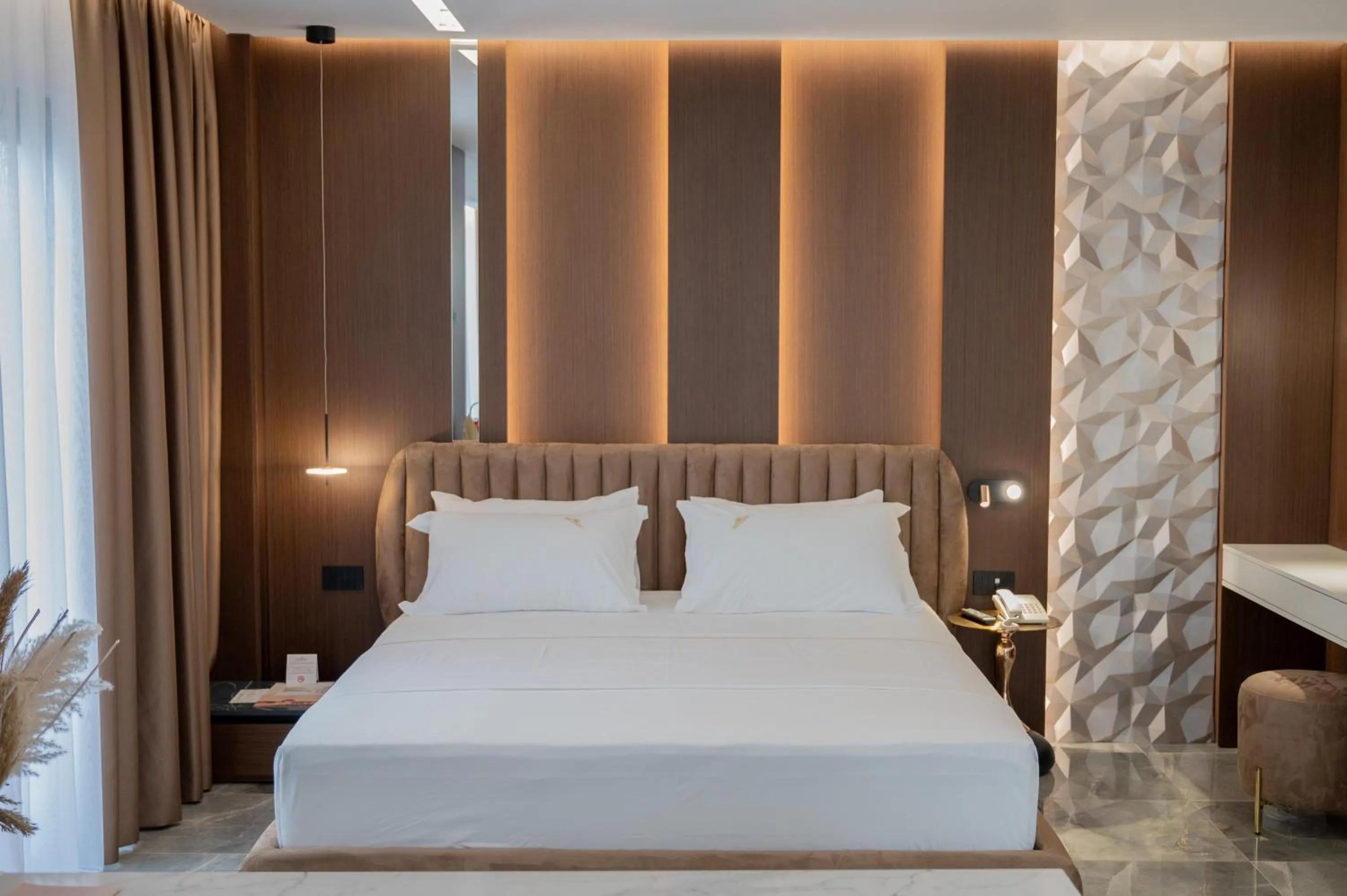 Bed in Brilliant Hotel & SPA