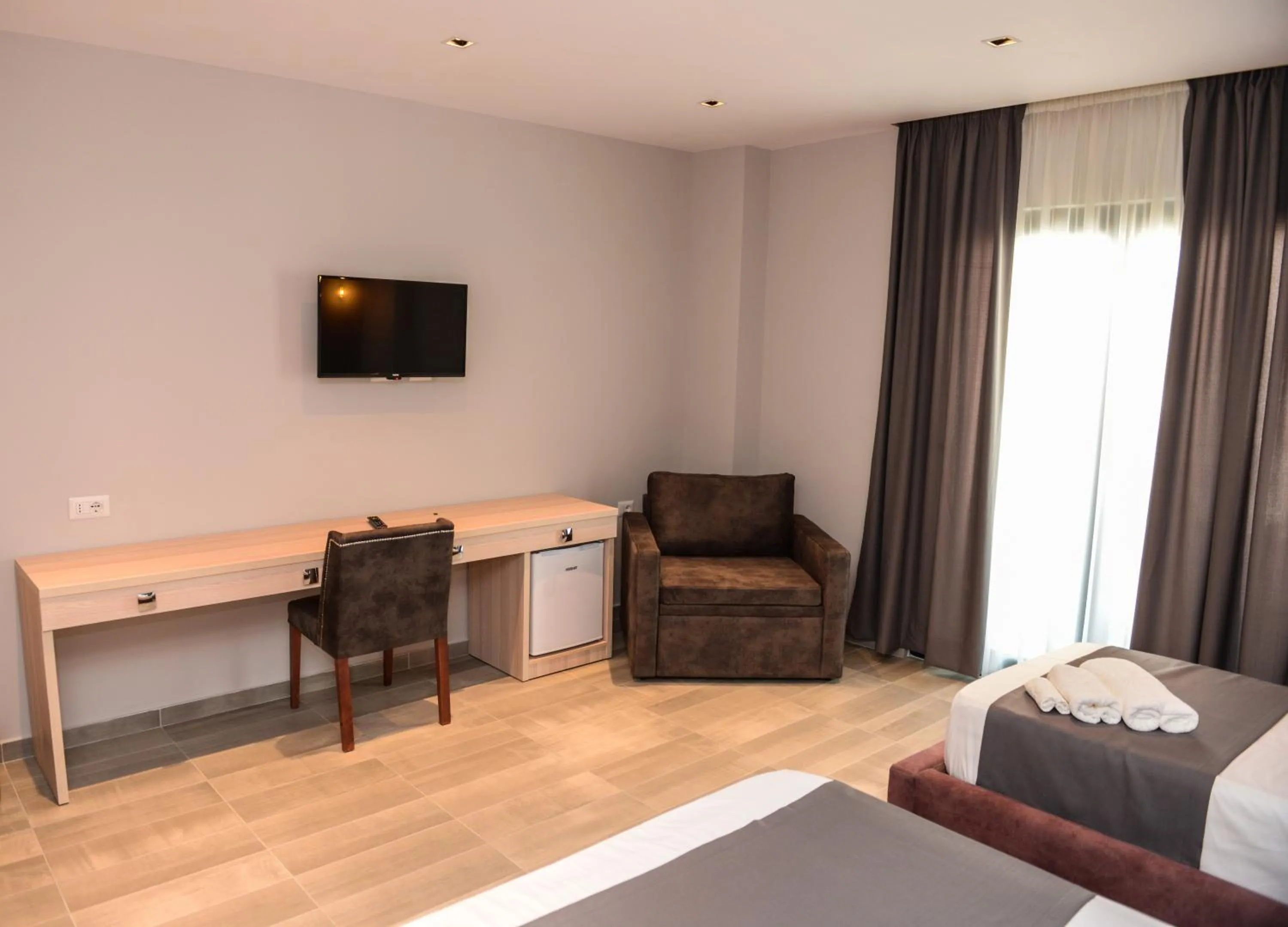 TV and multimedia, Bed in Brilliant Hotel & SPA