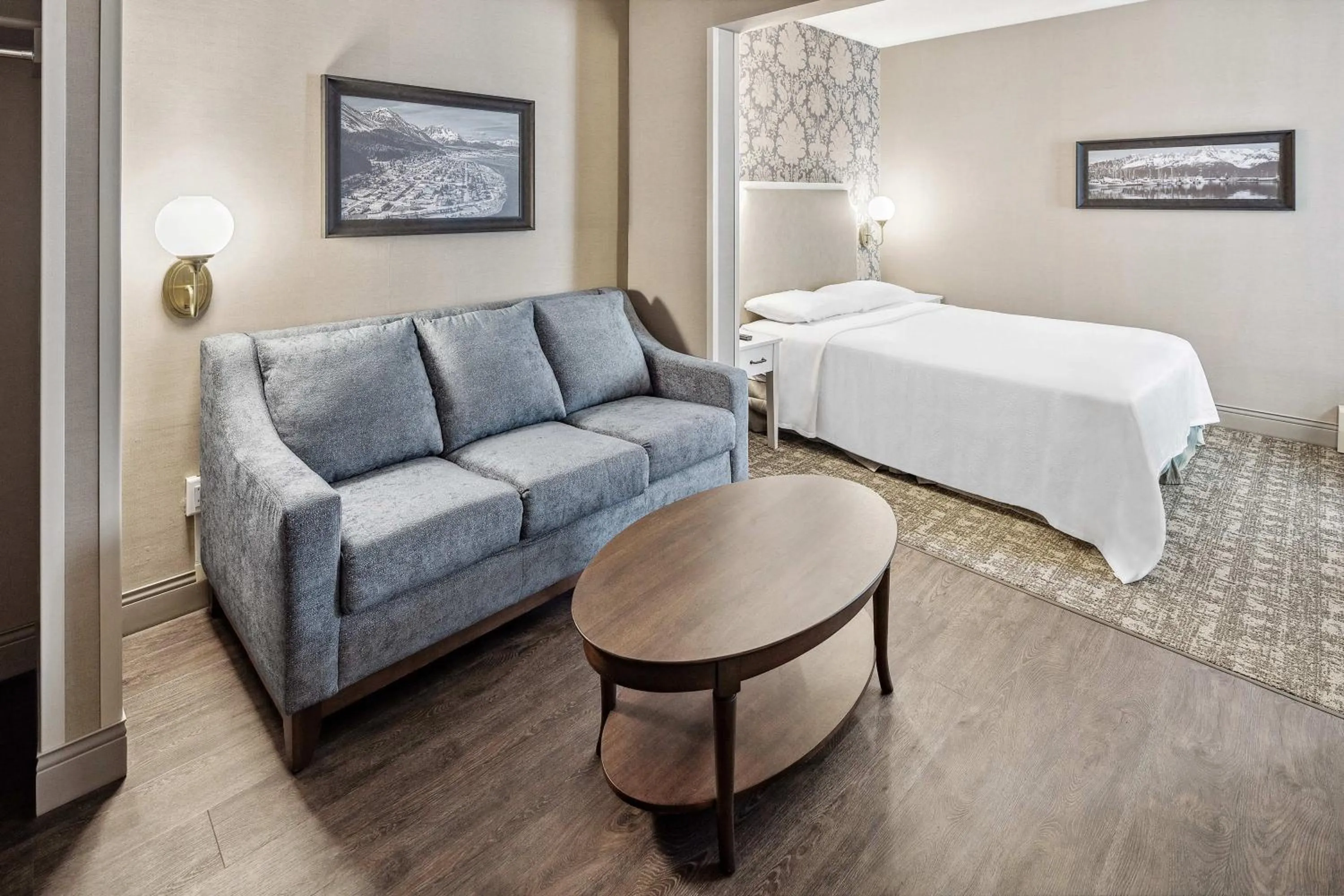 Photo of the whole room, Bed in Hotel Seward