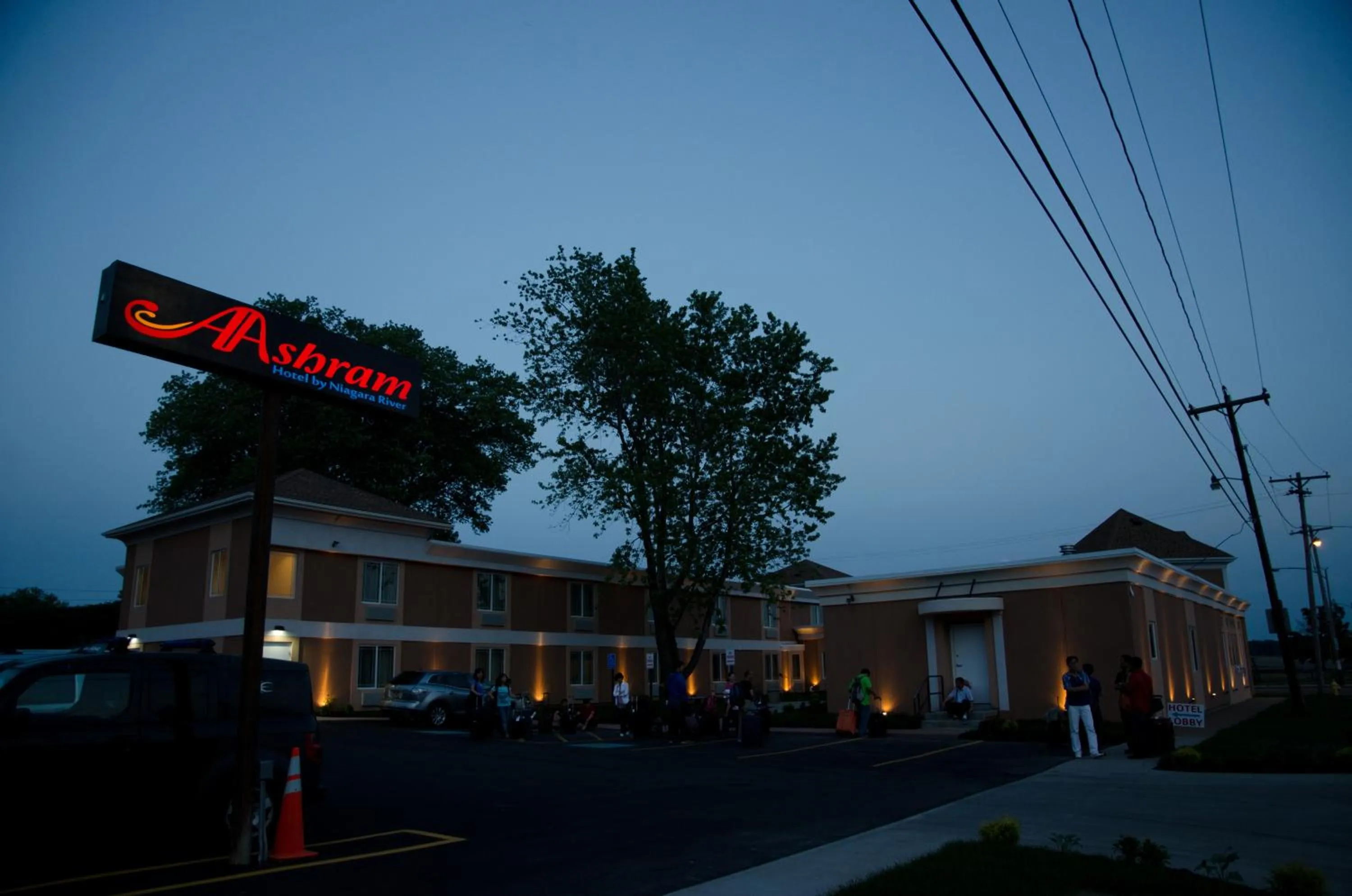 Facade/entrance in Aashram Hotel by Niagara River