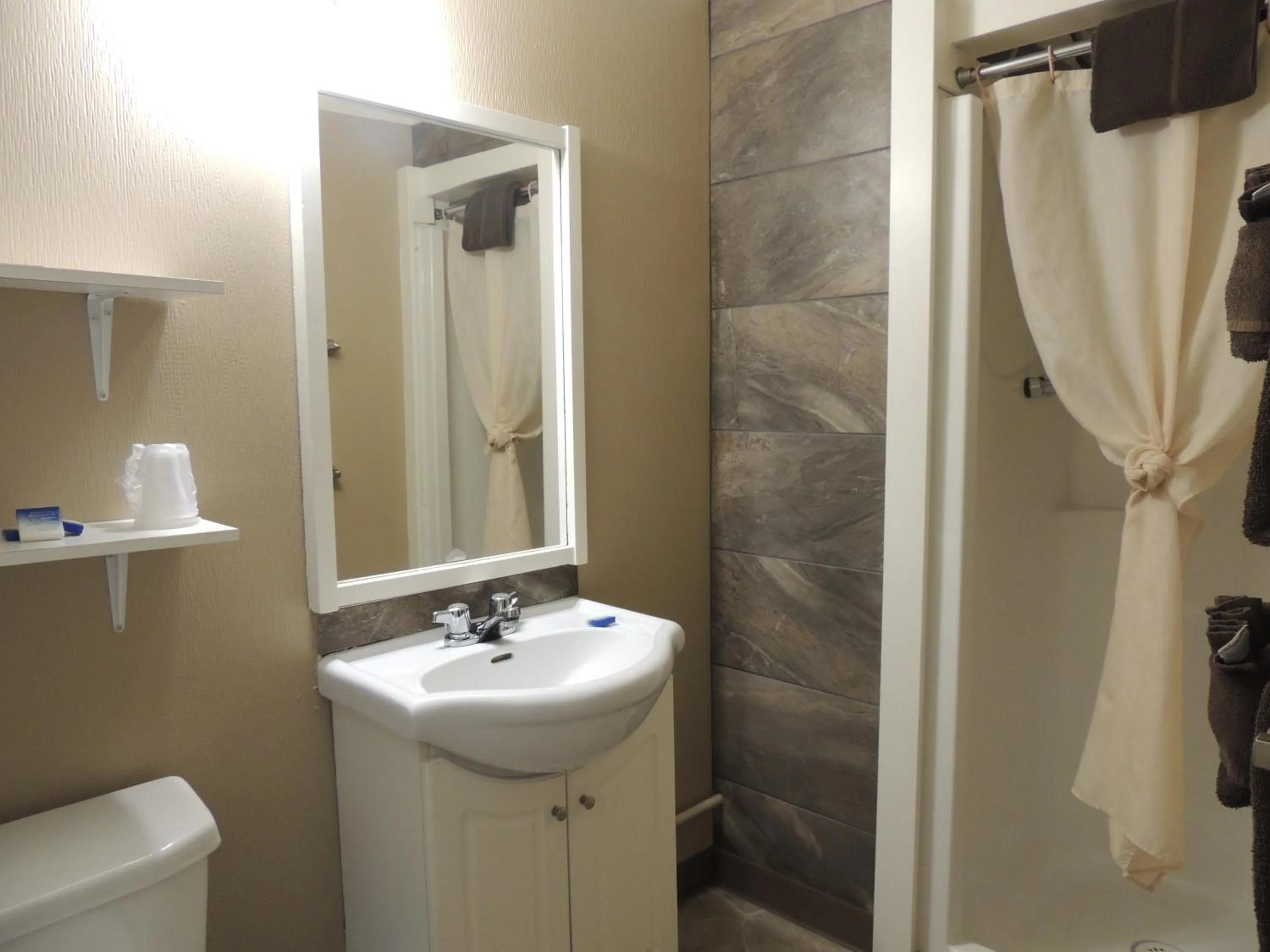 Shower in 100 Mile Motel & RV Park