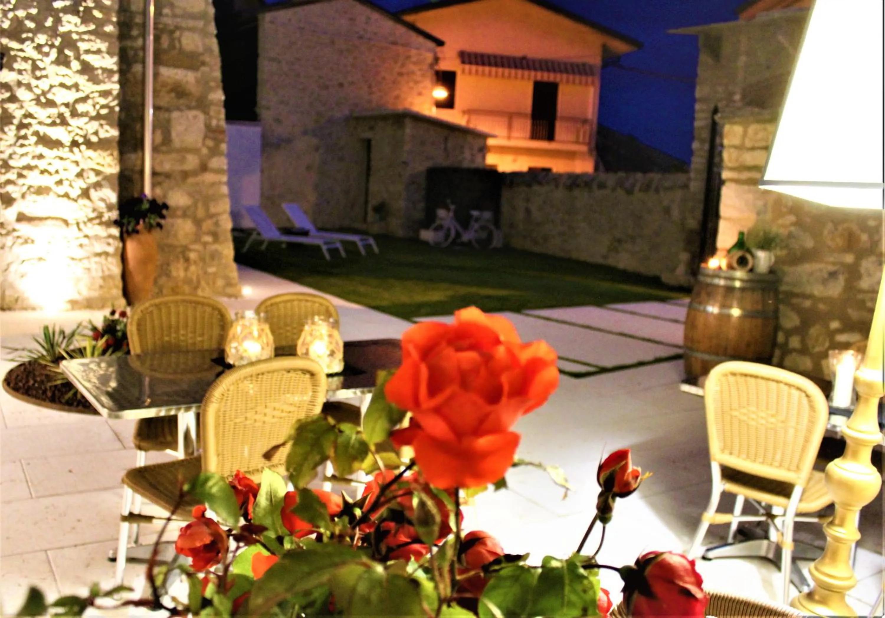 Garden view in B&B Arco di Vino