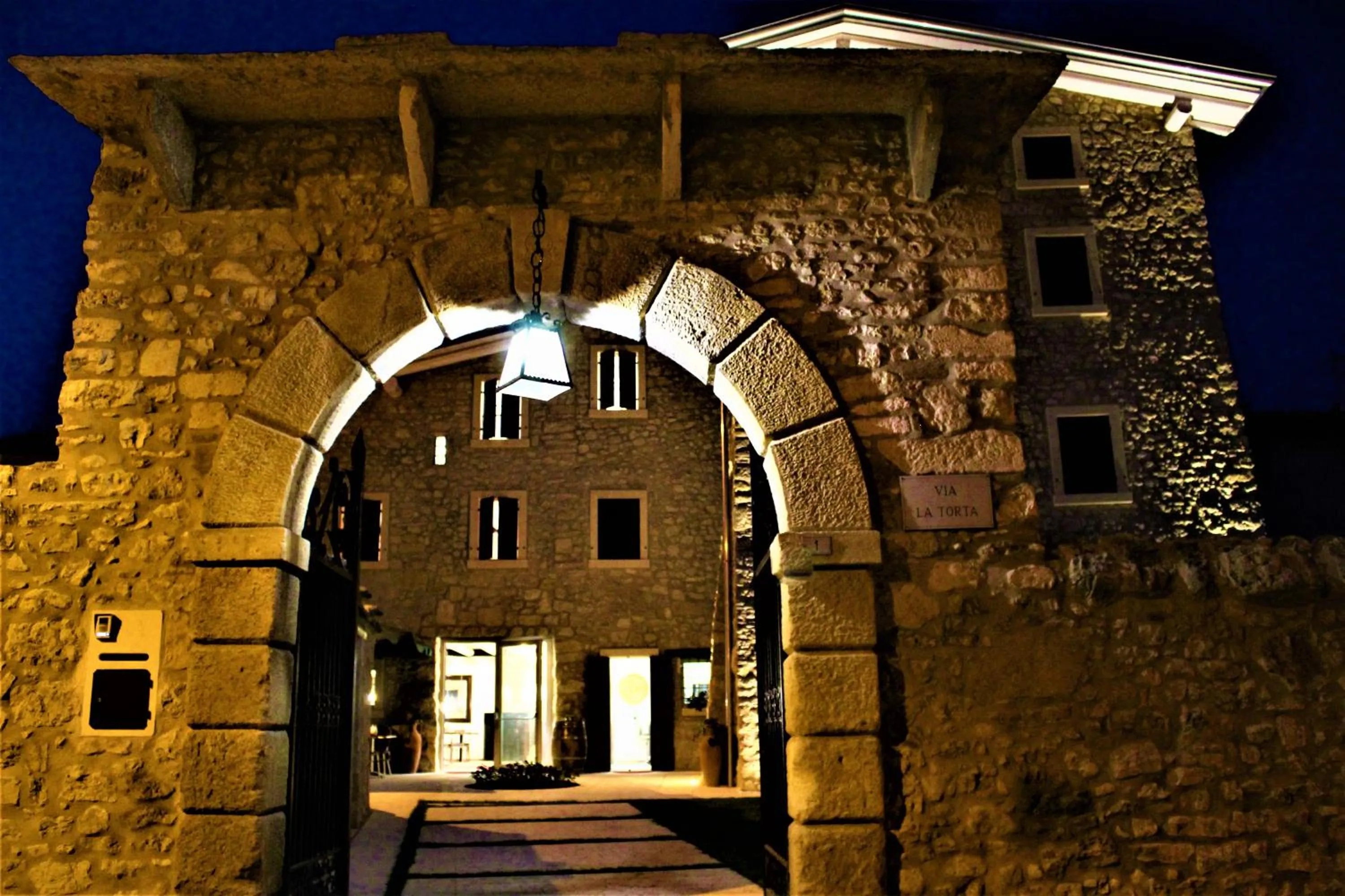 Facade/entrance in B&B Arco di Vino