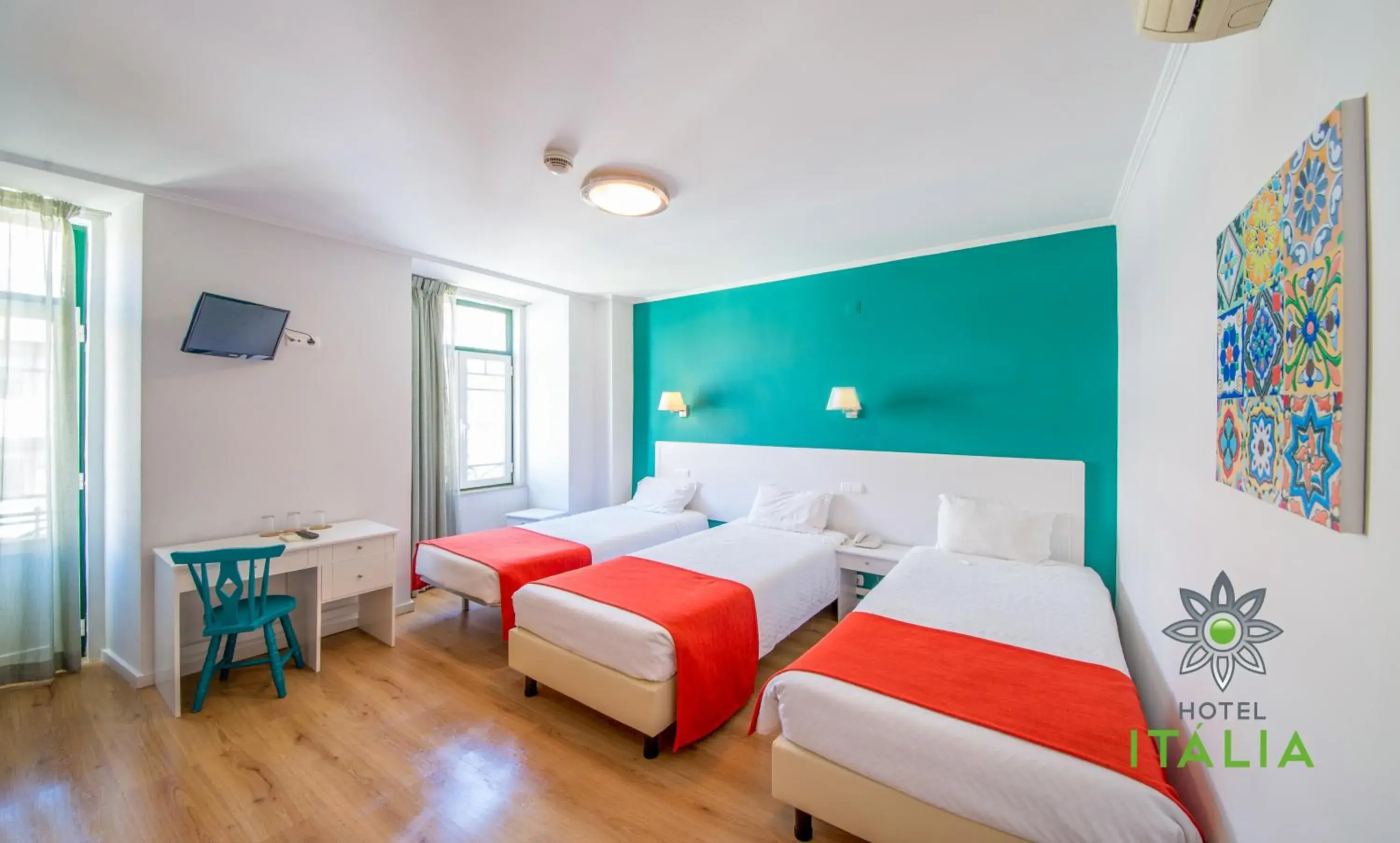 Triple Room with Balcony in Hotel Italia Triple Room with Balcony in Hotel Italia