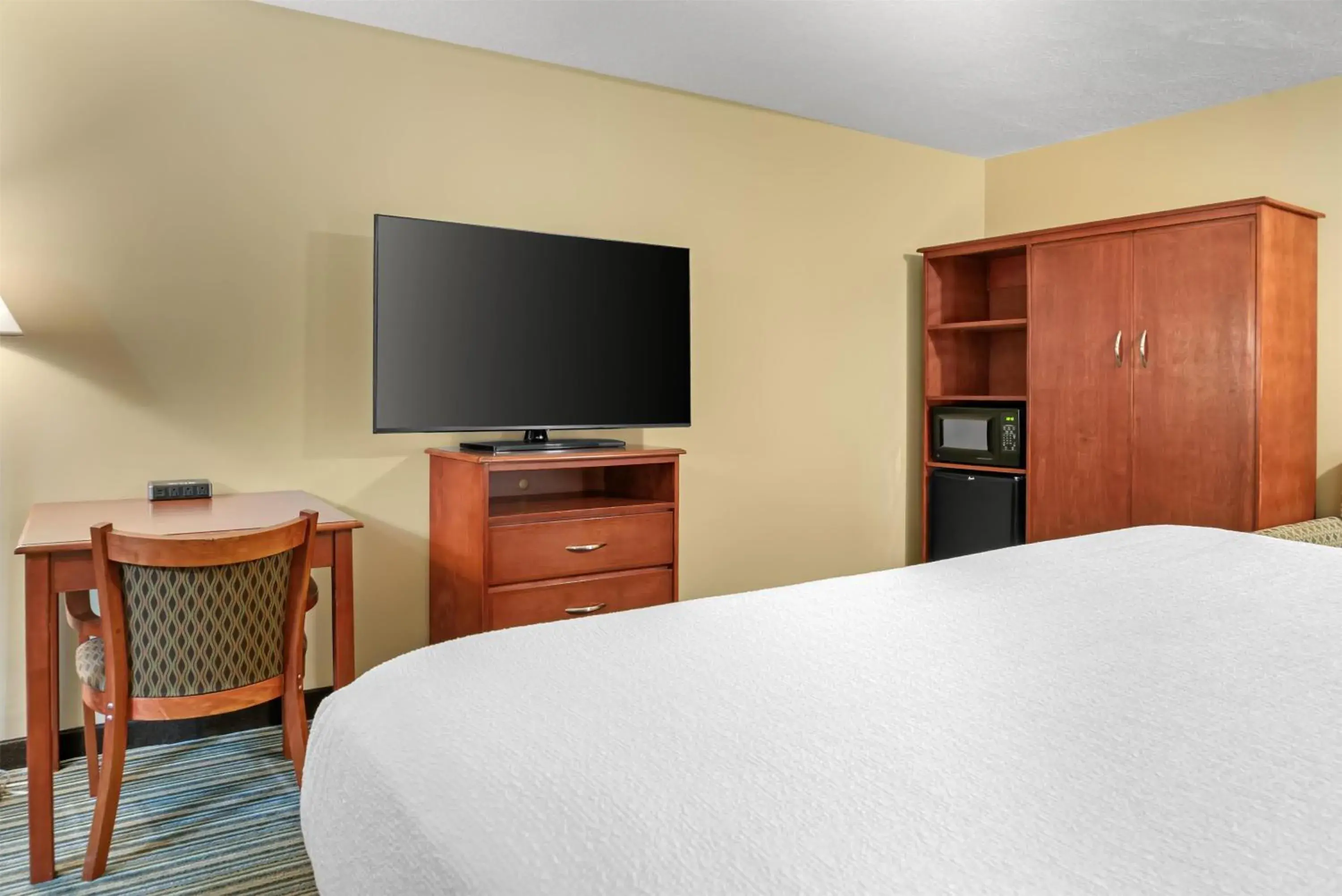 King Room in Best Western Plus Traverse City King Room in Best Western Plus Traverse City