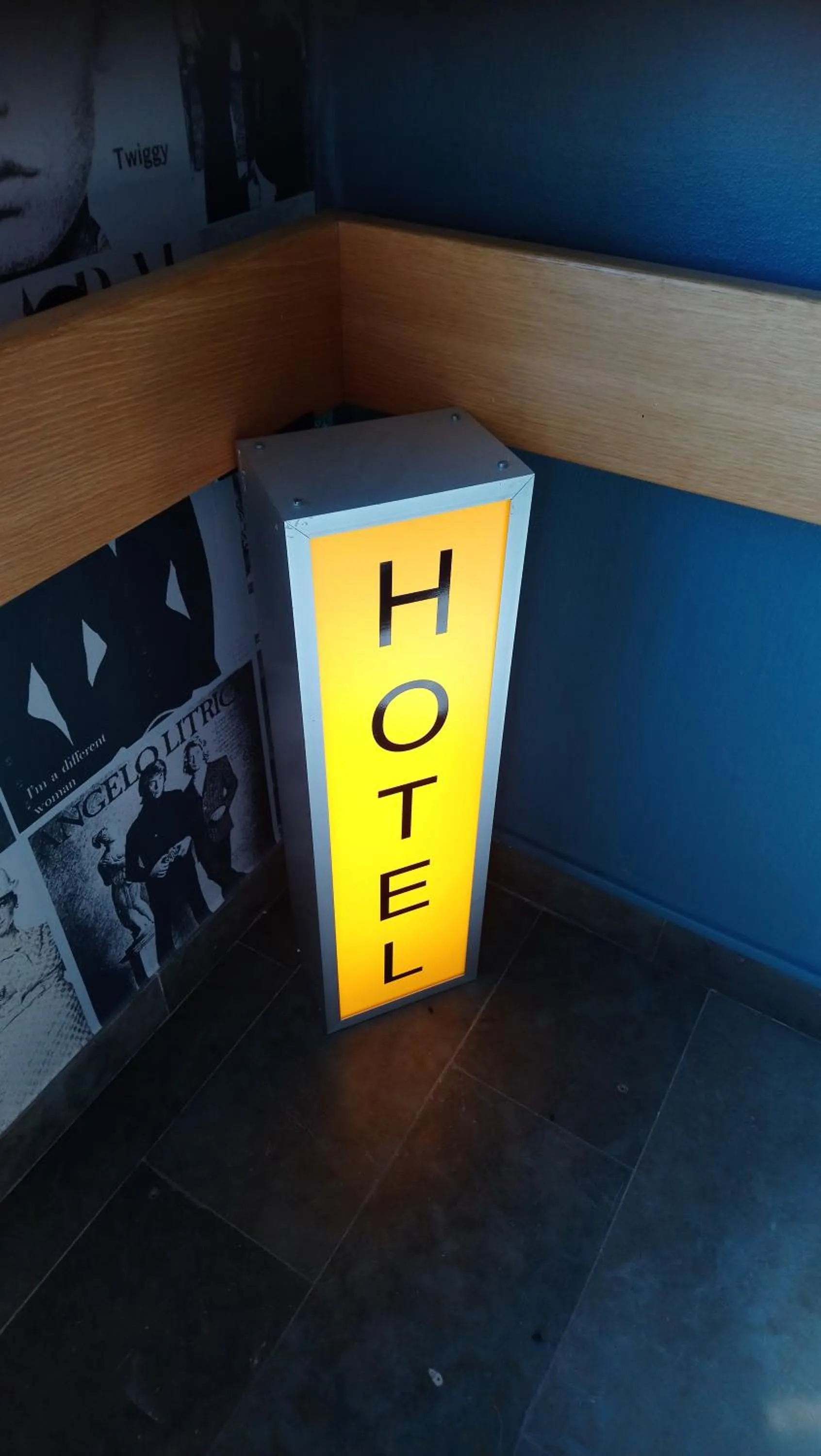 Logo/Certificate/Sign in BriQ Hotell