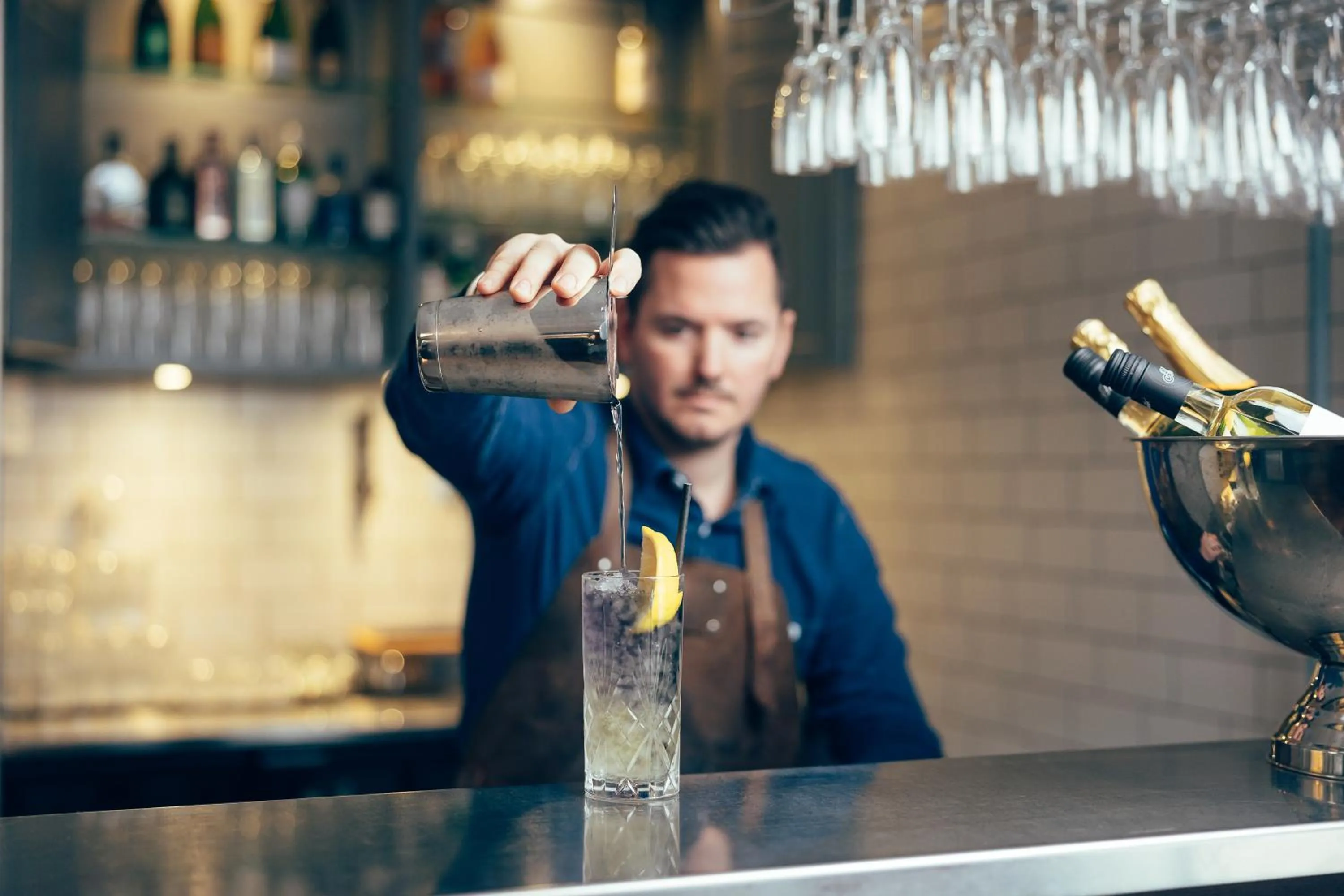 Food and drinks in BriQ Hotell