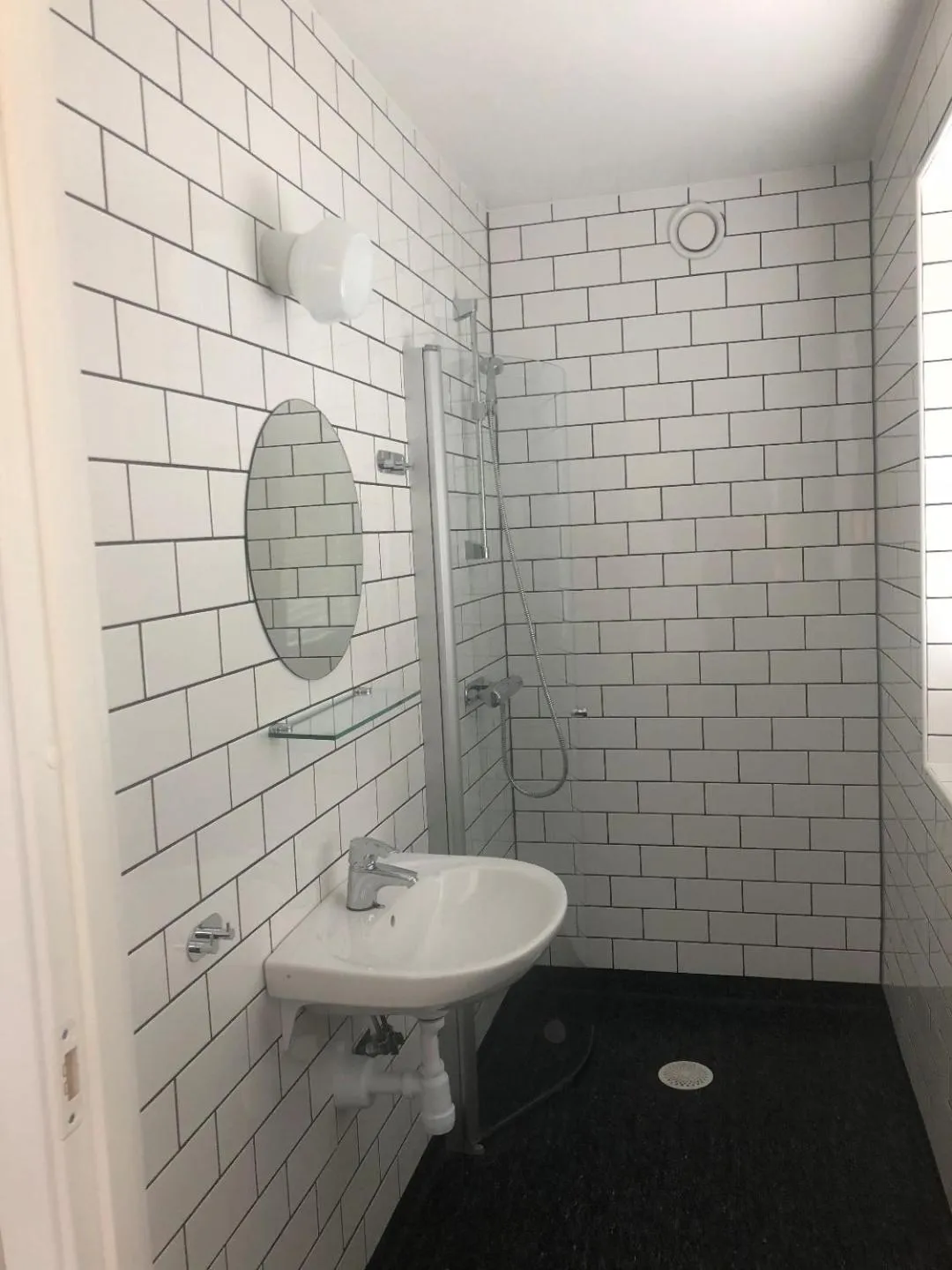 Bathroom in BriQ Hotell