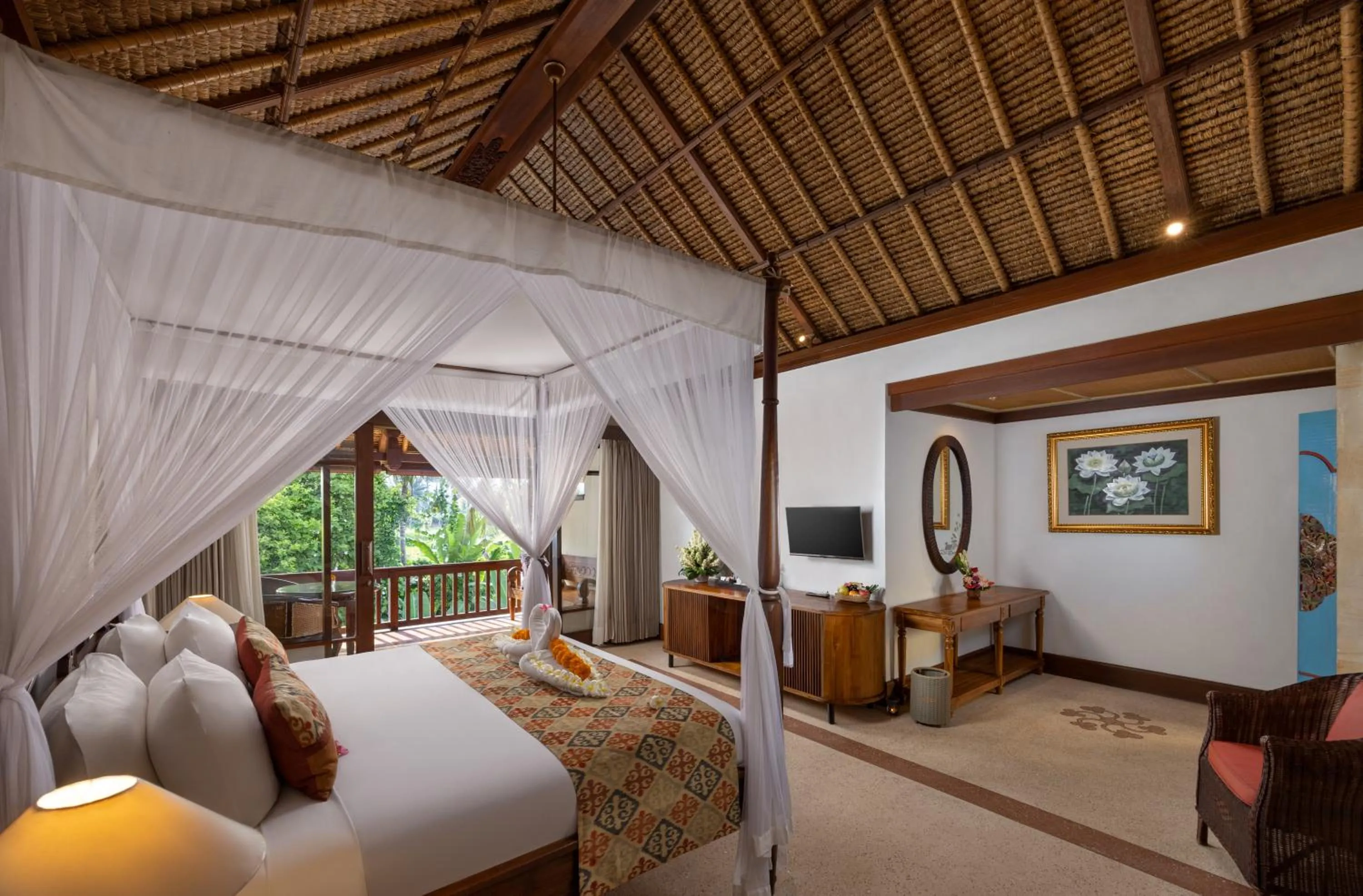 Bed in Kori Ubud Resort, Restaurant & Spa
