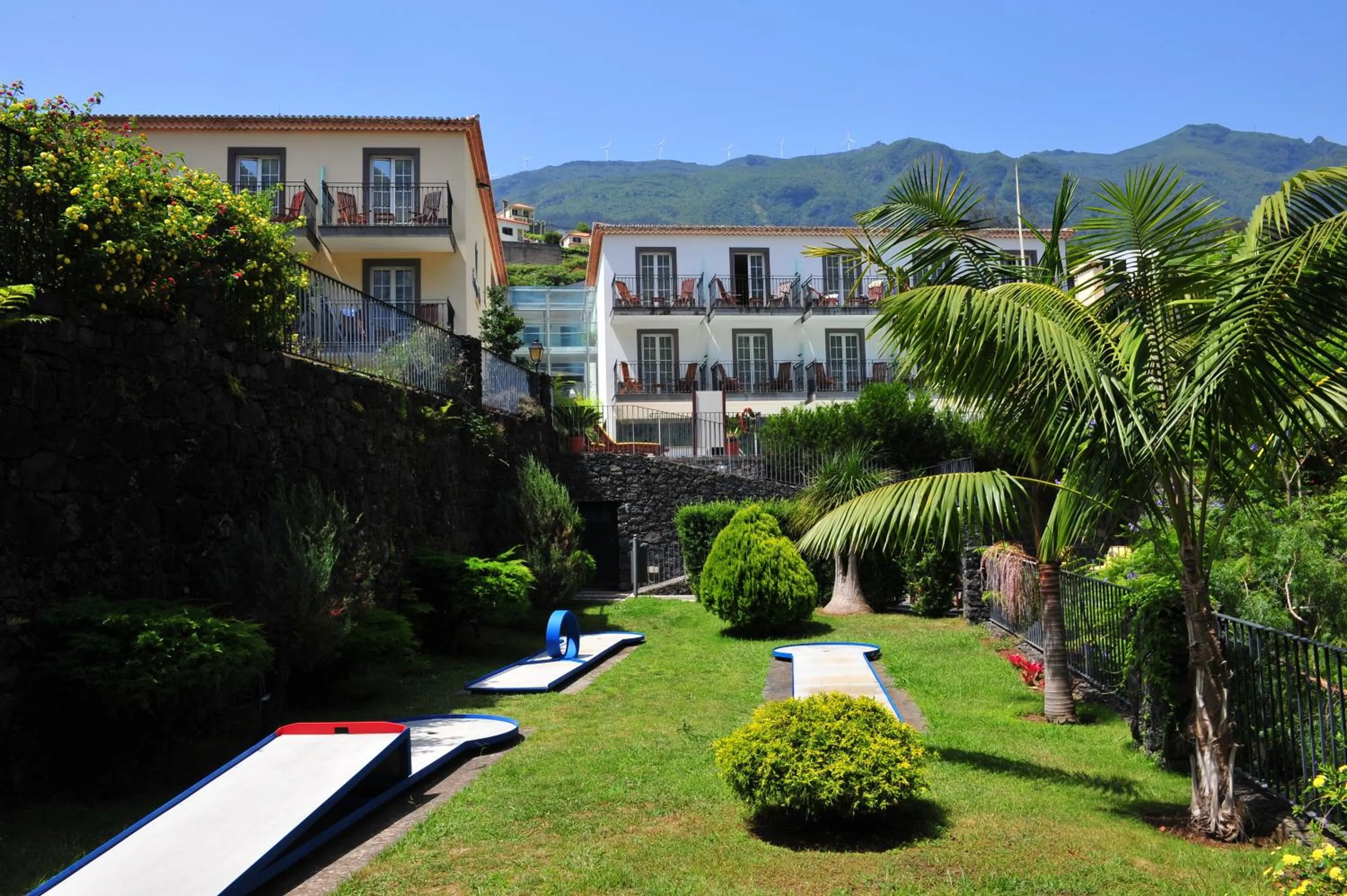 Property building in Estalagem do Vale