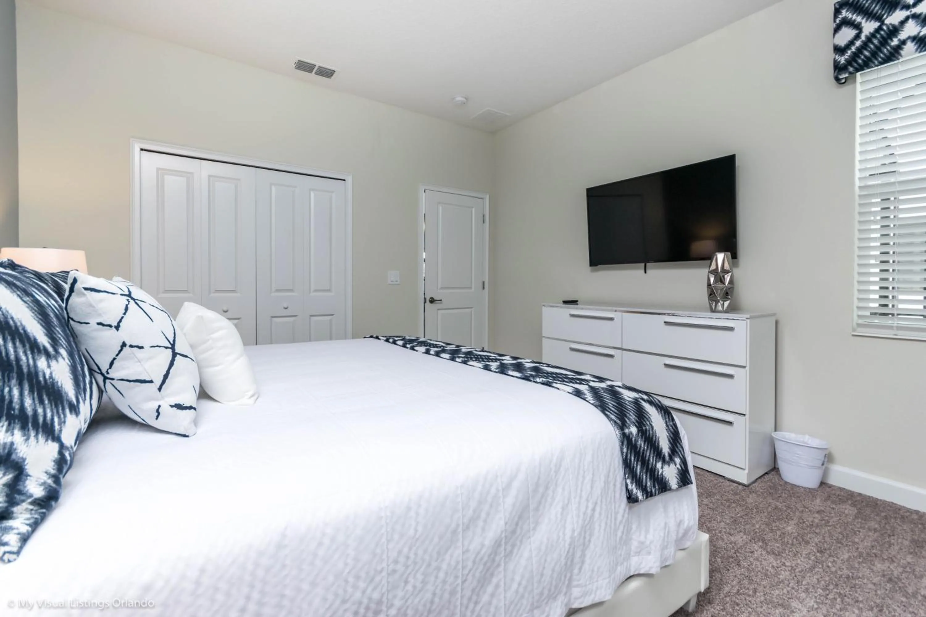 Bed in Beautiful Home wPrivate Pool & Spa, near WDW