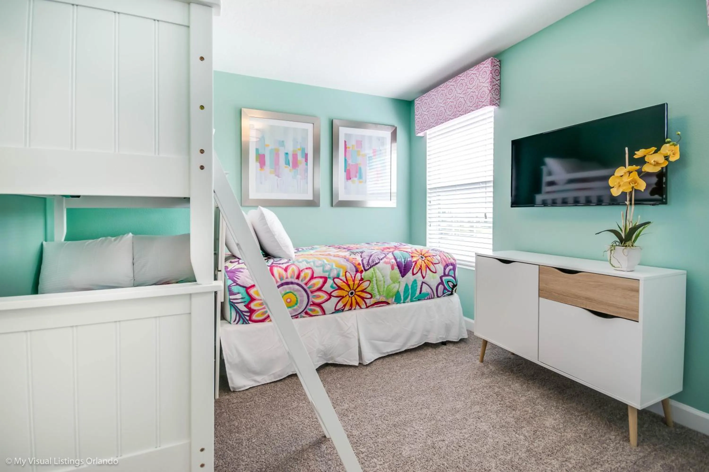 Bed in Beautiful Home wPrivate Pool & Spa, near WDW