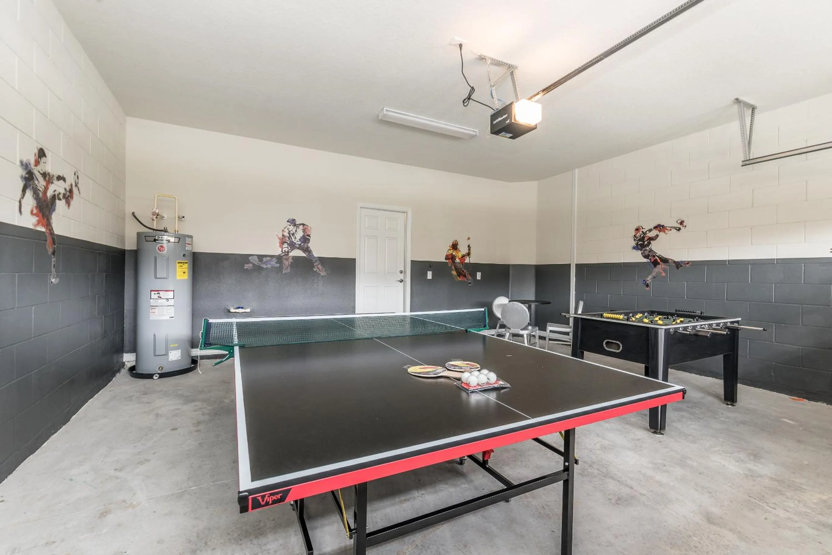 Large Villa wPrivate Pool Game Room Waterpark
