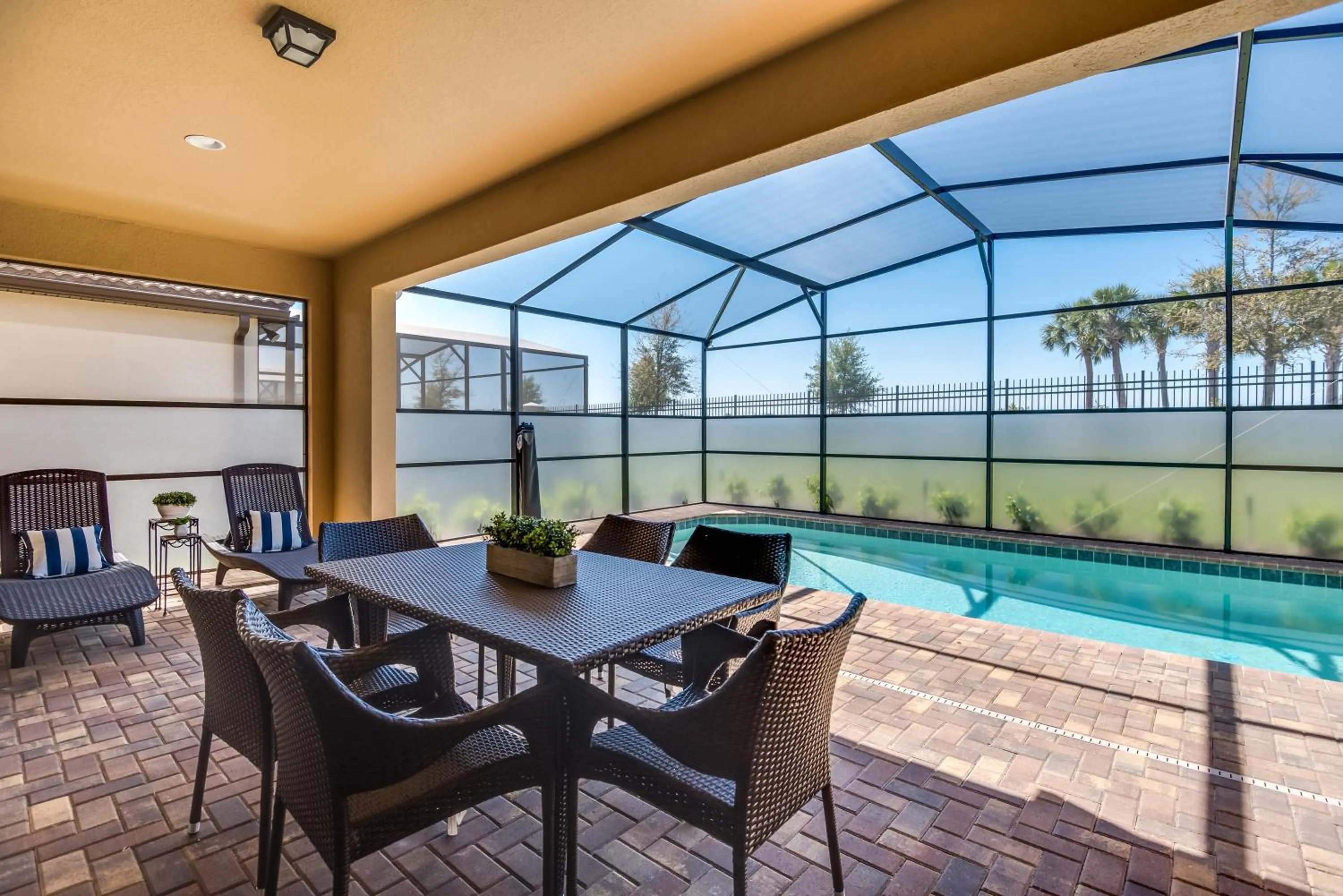 Large Villa wPrivate Pool Game Room Waterpark