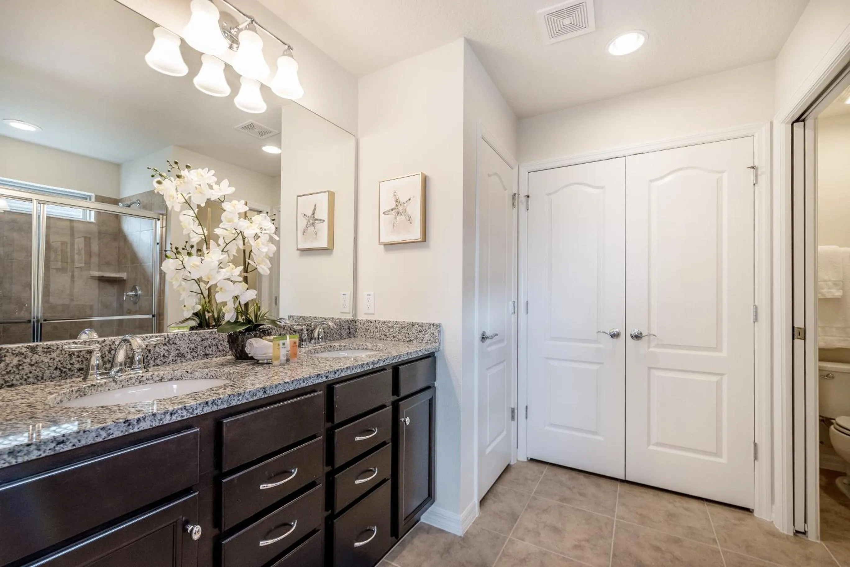 Large Villa wPrivate Pool Game Room Waterpark