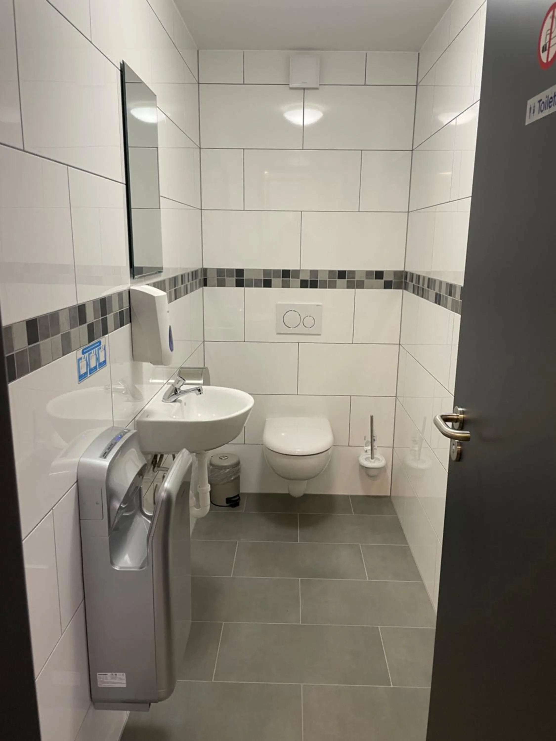 Toilet in Hotel City Inn