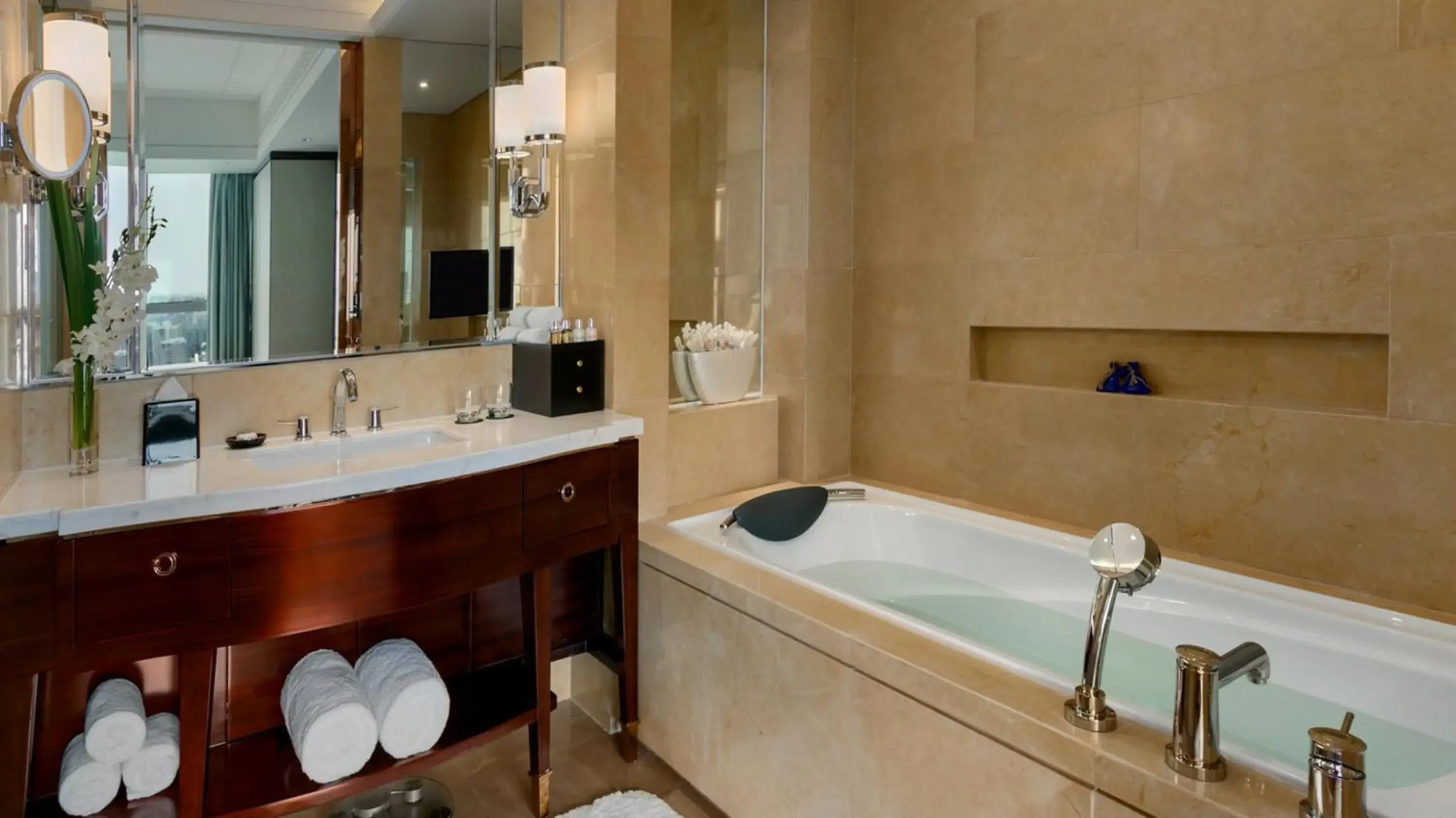 Executive Suite in Kempinski Hotel Xiamen Executive Suite in Kempinski Hotel Xiamen