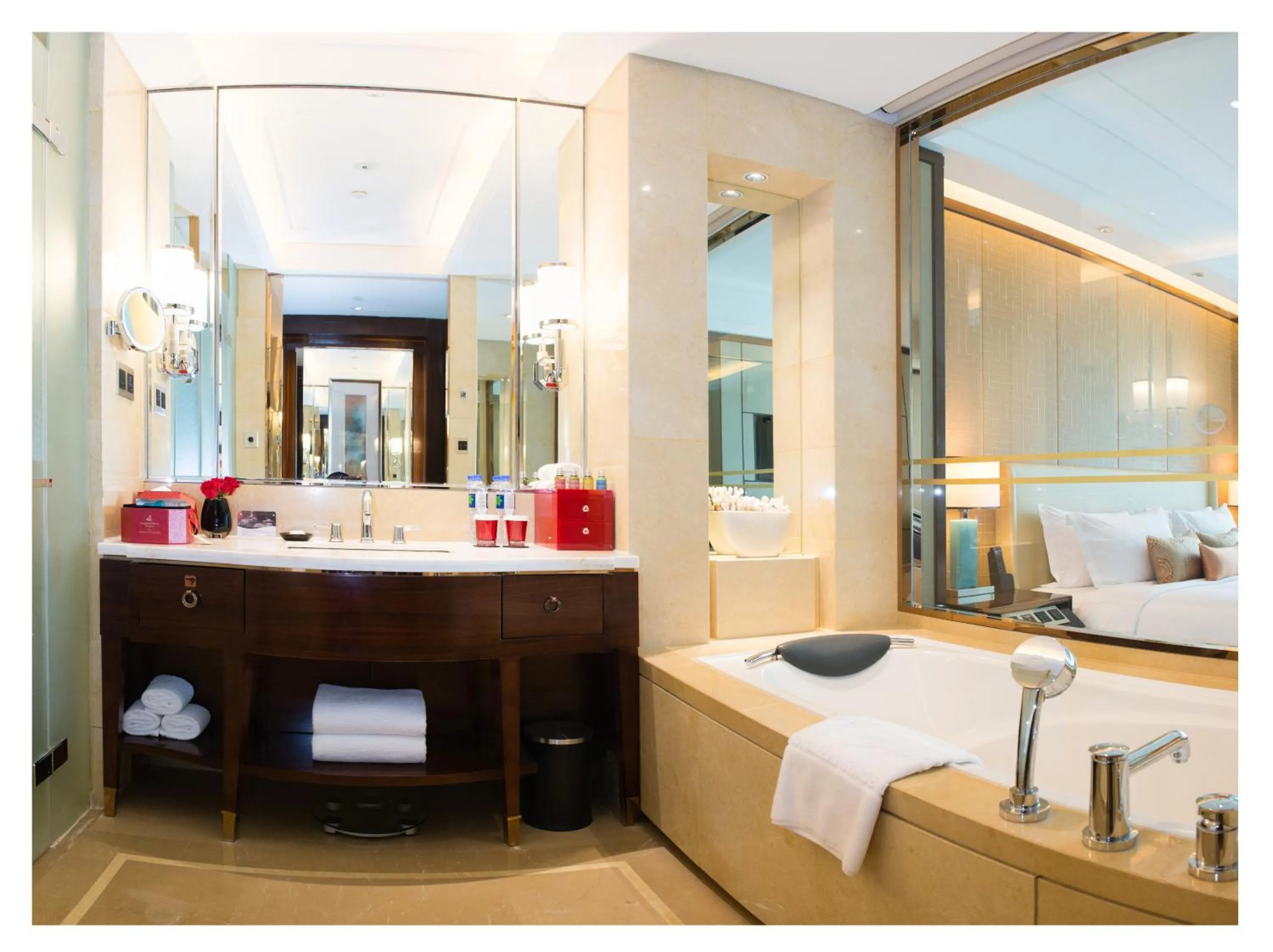 Toilet, Bed in Kempinski Hotel Xiamen