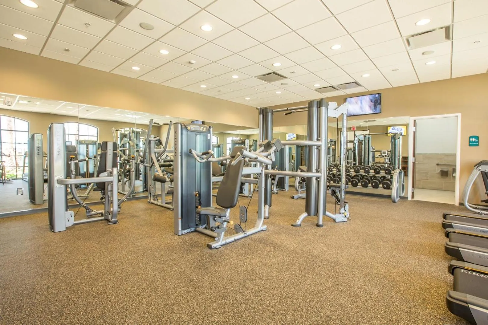 Townhome wPrivate Pool & FREE on-site Water Park