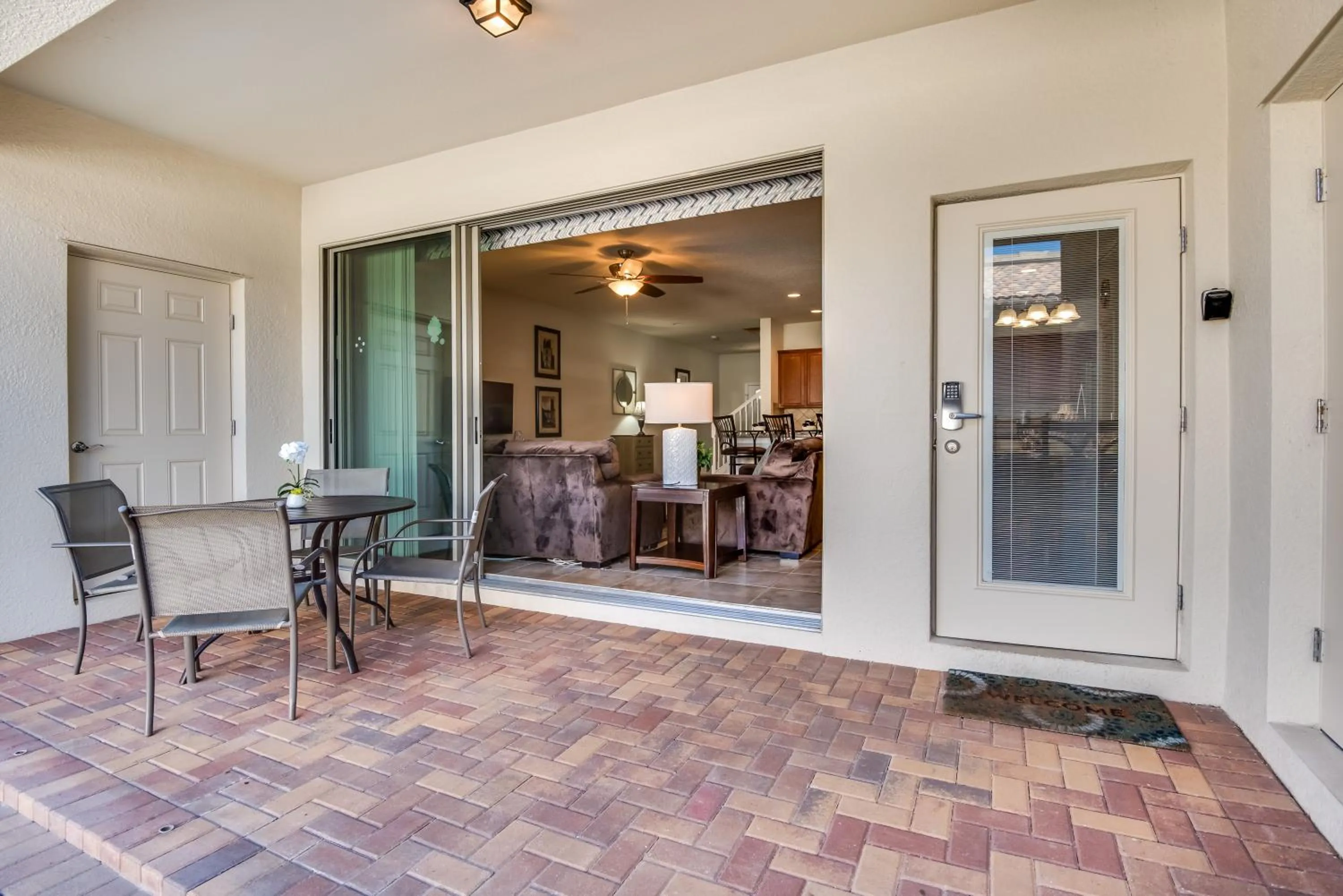 Townhome wPrivate Pool & FREE on-site Water Park