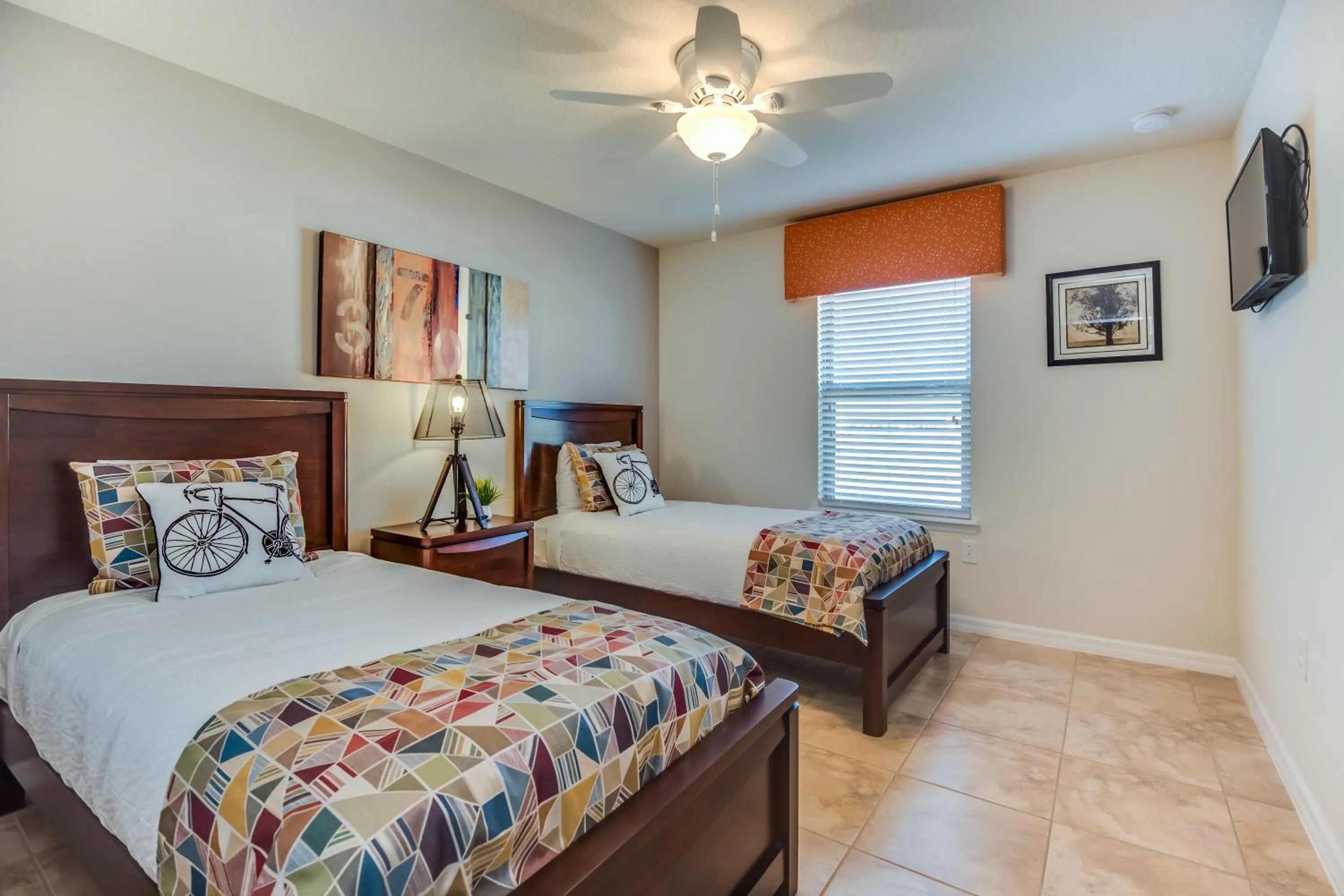 Bed in Townhome wPrivate Pool & FREE on-site Water Park