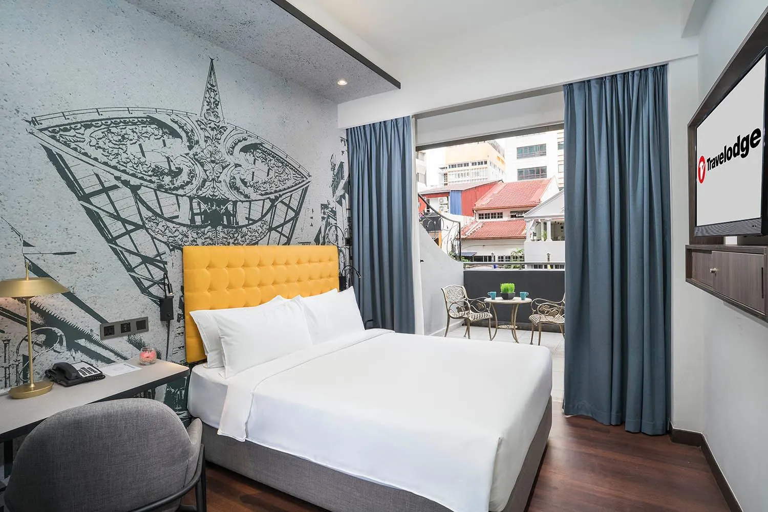 Balcony/Terrace, Bed in Travelodge Kuala Lumpur City Centre