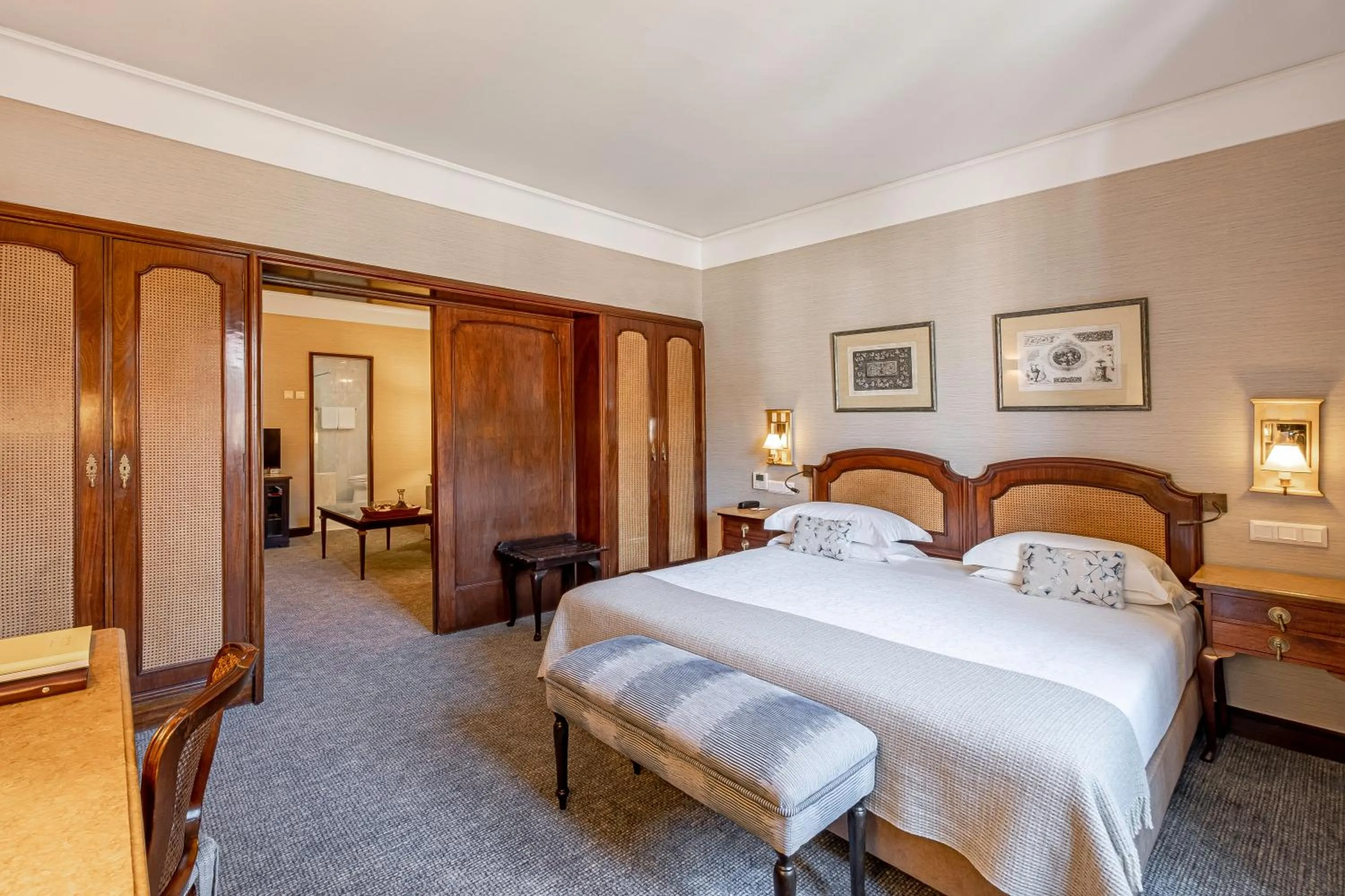 Bedroom, Bed in Hotel Lisboa Plaza - Lisbon Heritage Collection - Avenida