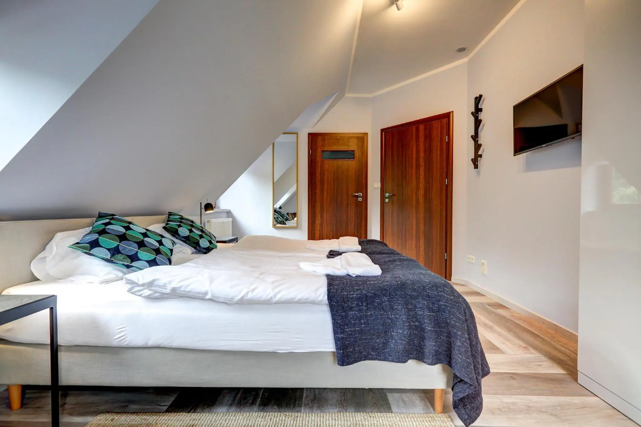 Bed in POD DEBEM Kompleks Zeglarsko-Rekreacyjny