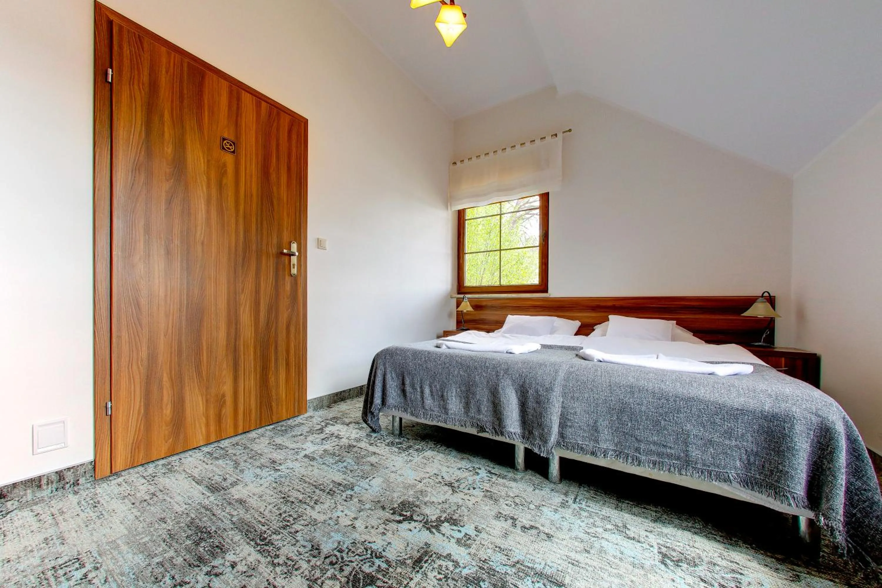 Bed in POD DEBEM Kompleks Zeglarsko-Rekreacyjny