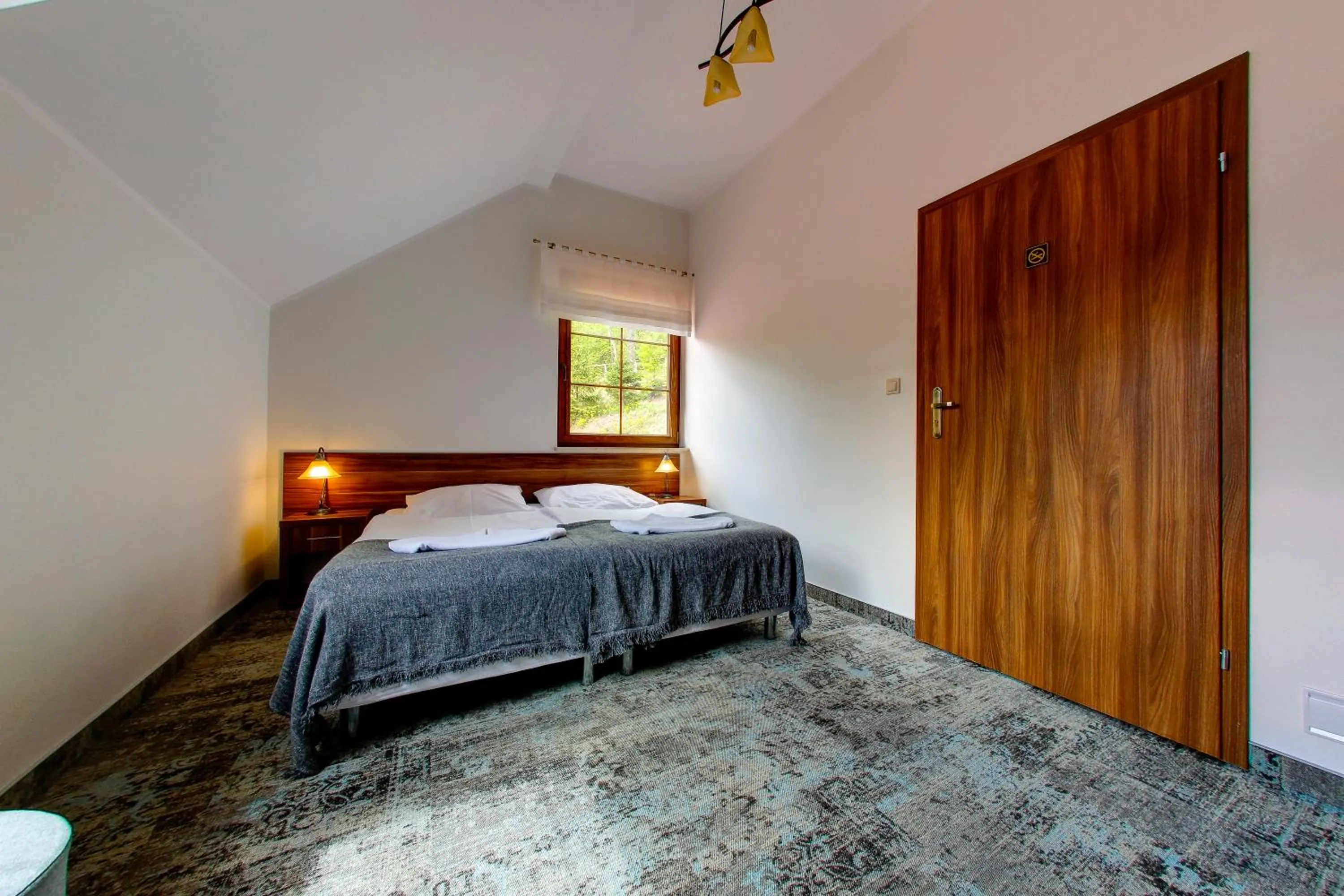 Bed in POD DEBEM Kompleks Zeglarsko-Rekreacyjny