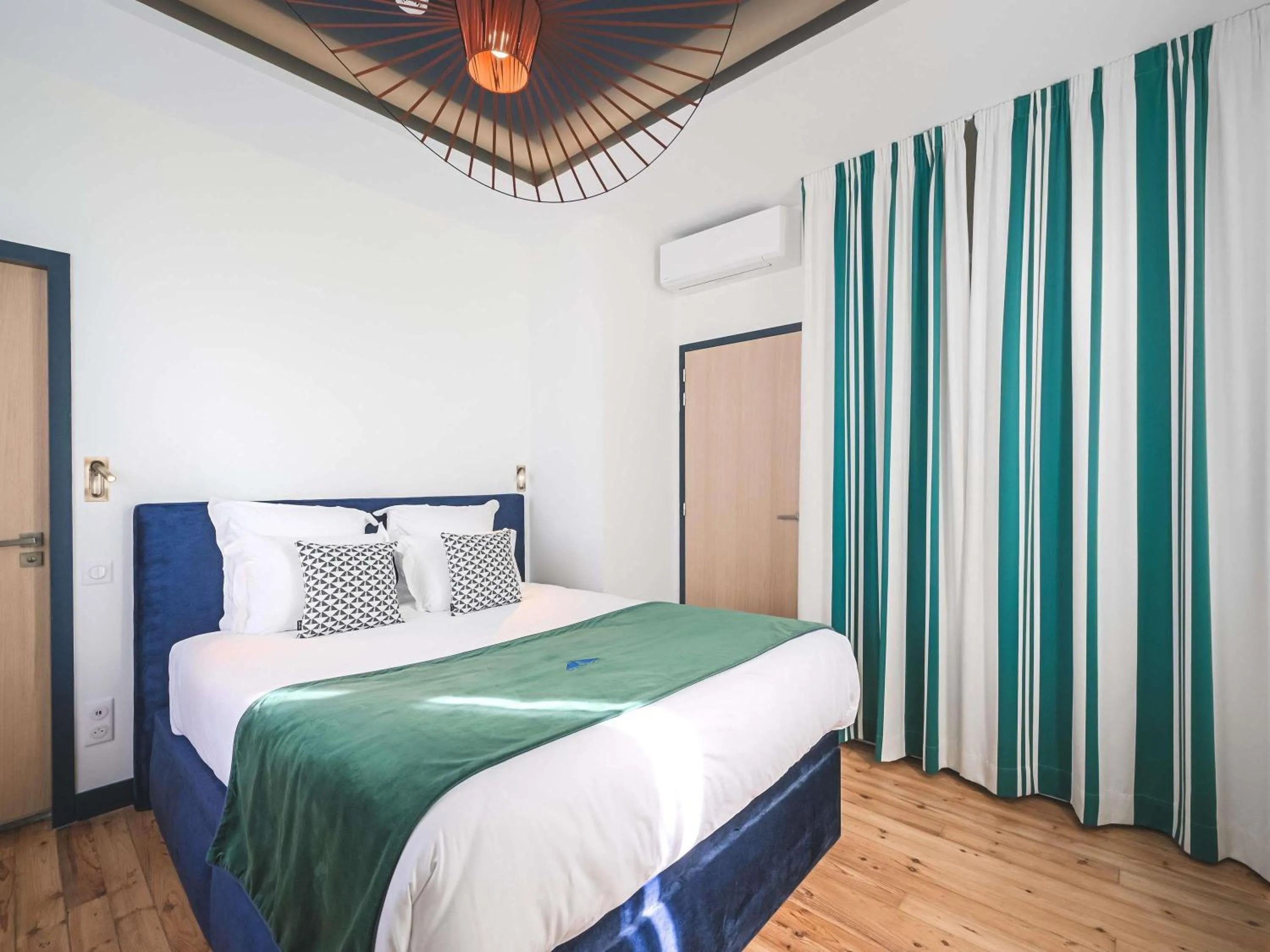 Bedroom, Bed in MADISON Saint Jean de Luz - Handwritten Collection