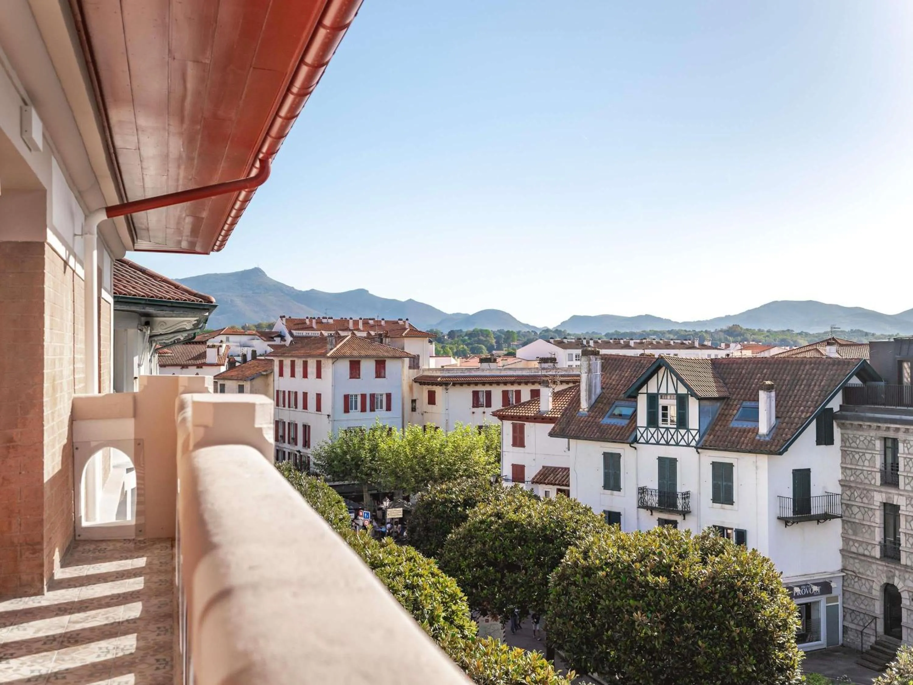 Bedroom in MADISON Saint Jean de Luz - Handwritten Collection