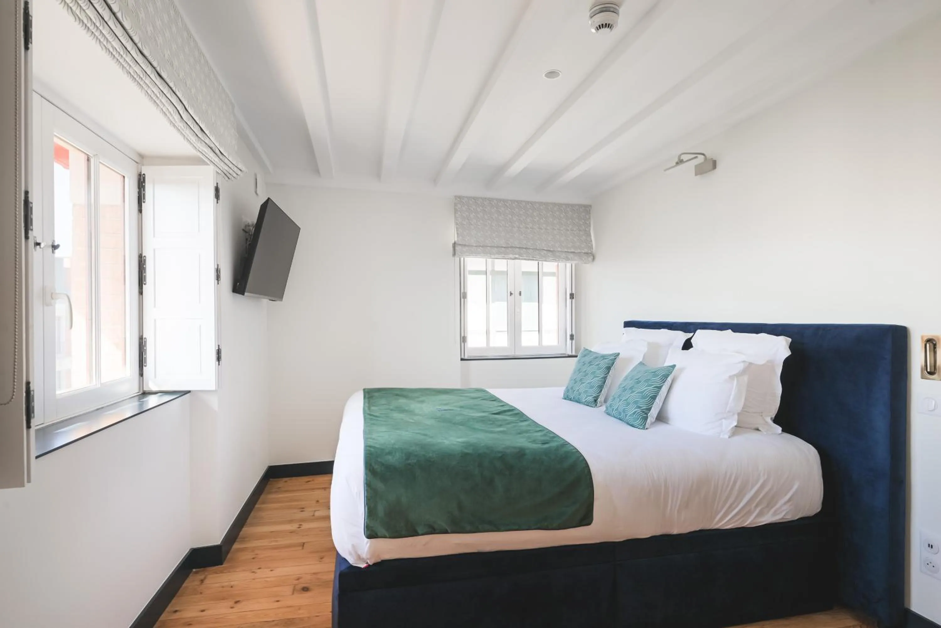 Bedroom, Bed in MADISON Saint Jean de Luz - Handwritten Collection