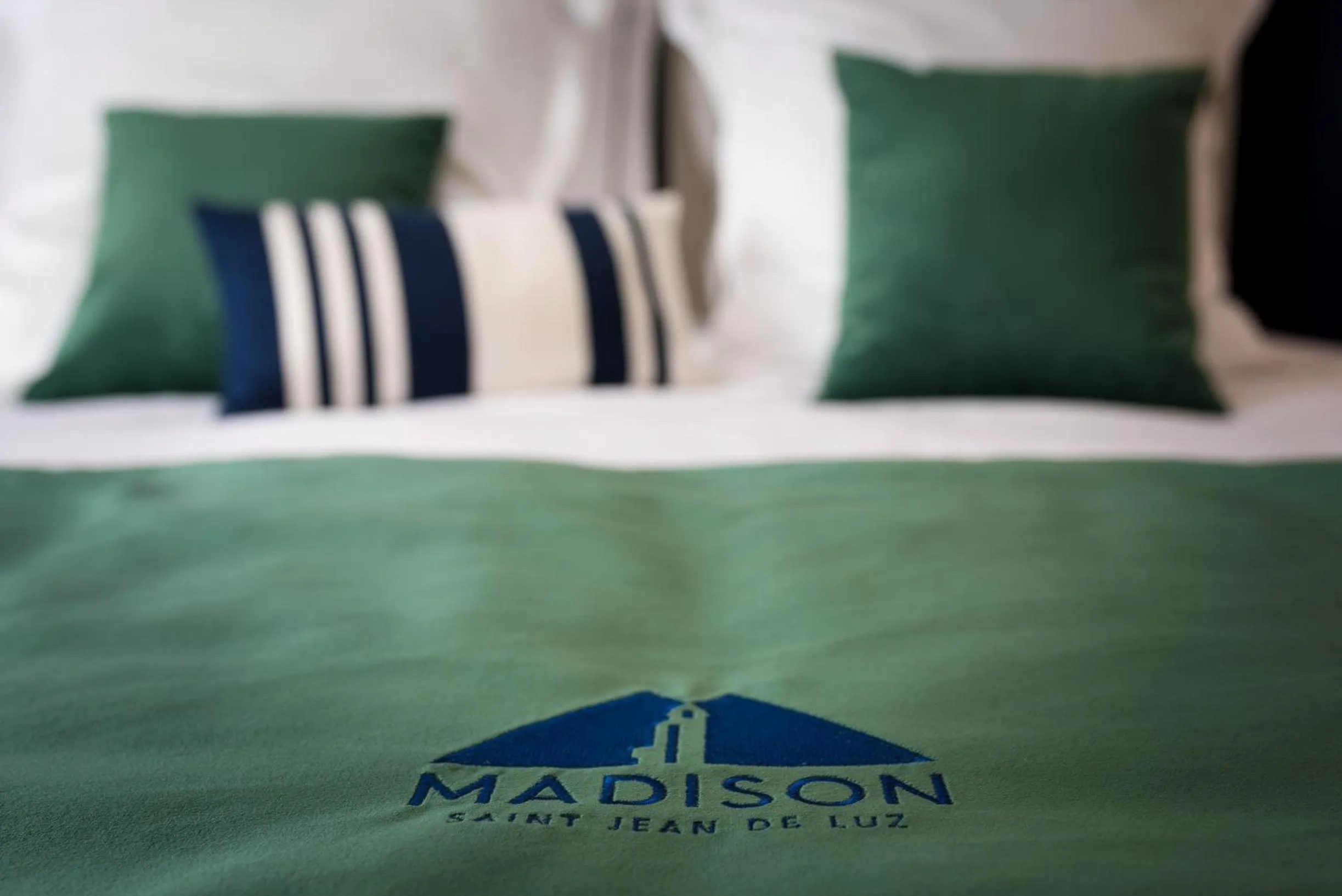 Bed in MADISON Saint Jean de Luz - Handwritten Collection