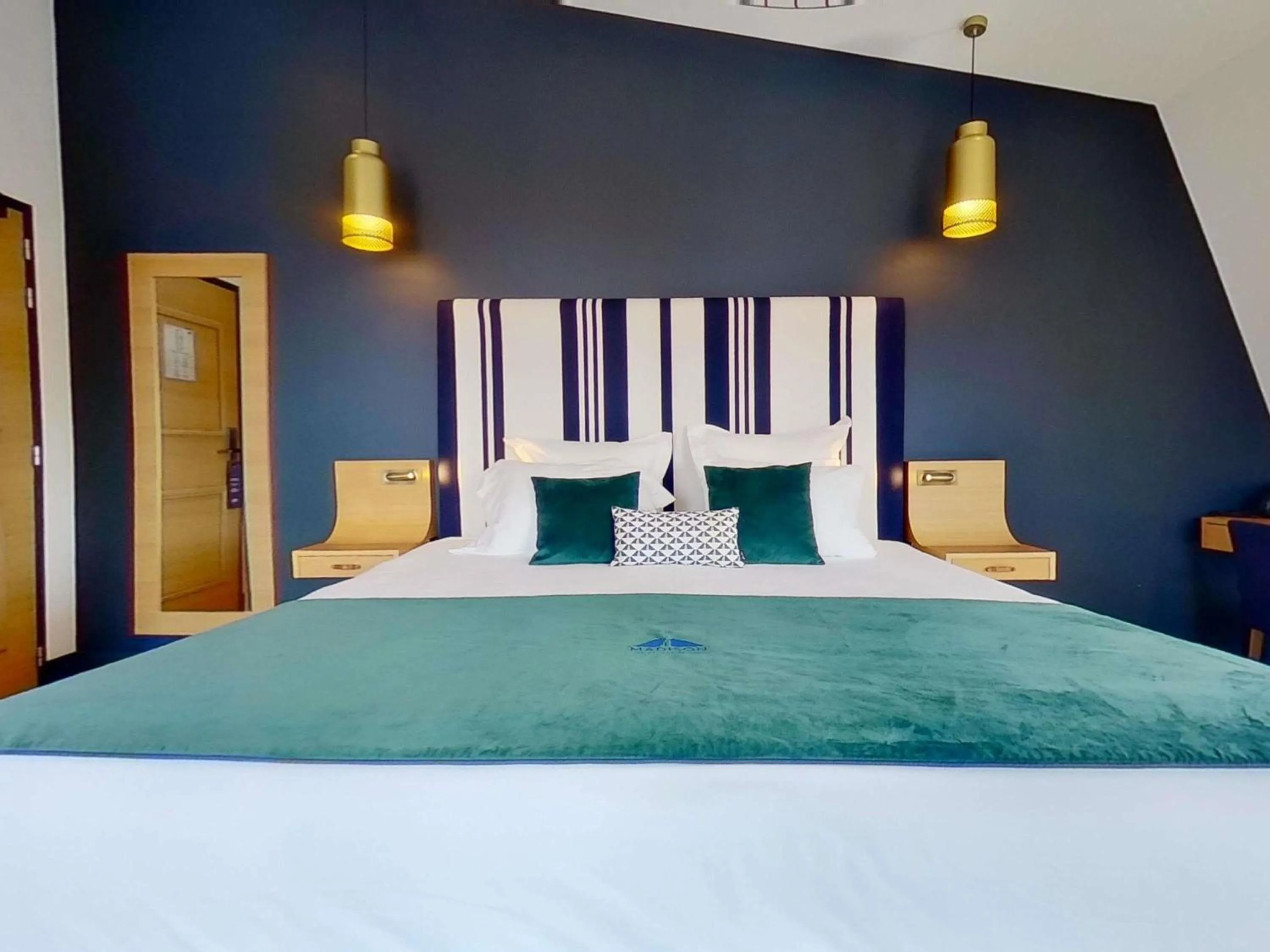 Bedroom, Bed in MADISON Saint Jean de Luz - Handwritten Collection