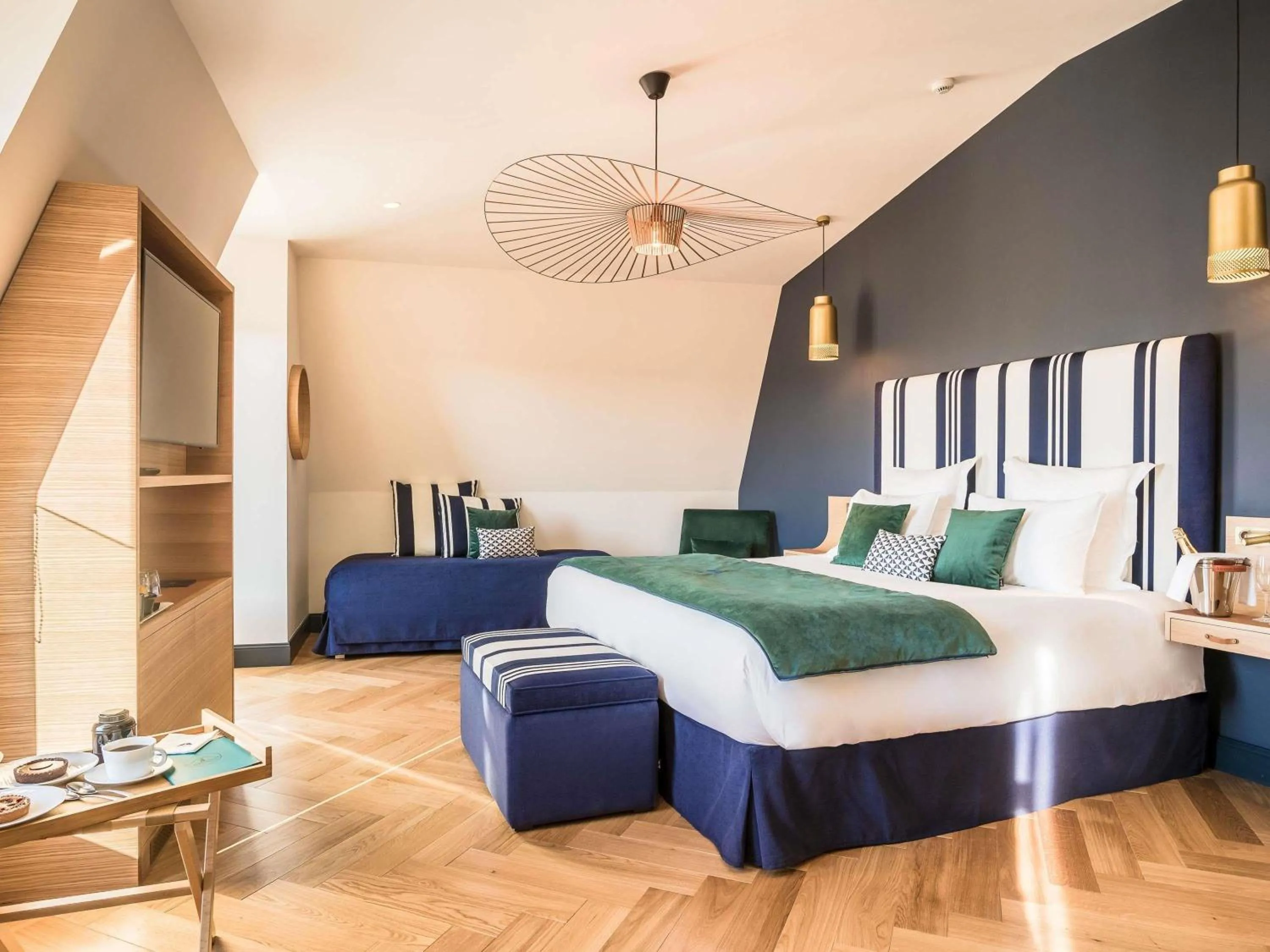 Bedroom, Bed in MADISON Saint Jean de Luz - Handwritten Collection