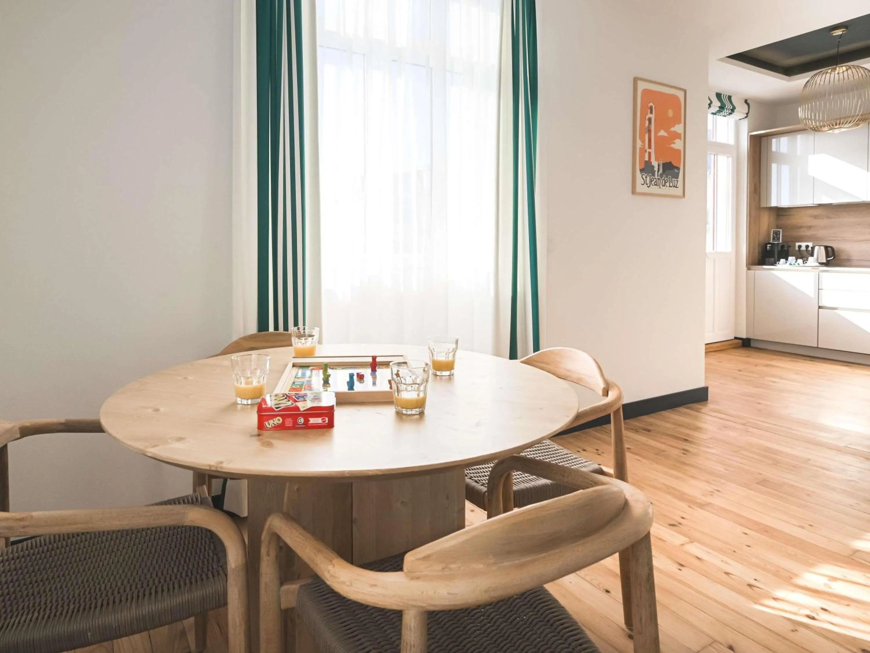 Bedroom, Bed in MADISON Saint Jean de Luz - Handwritten Collection