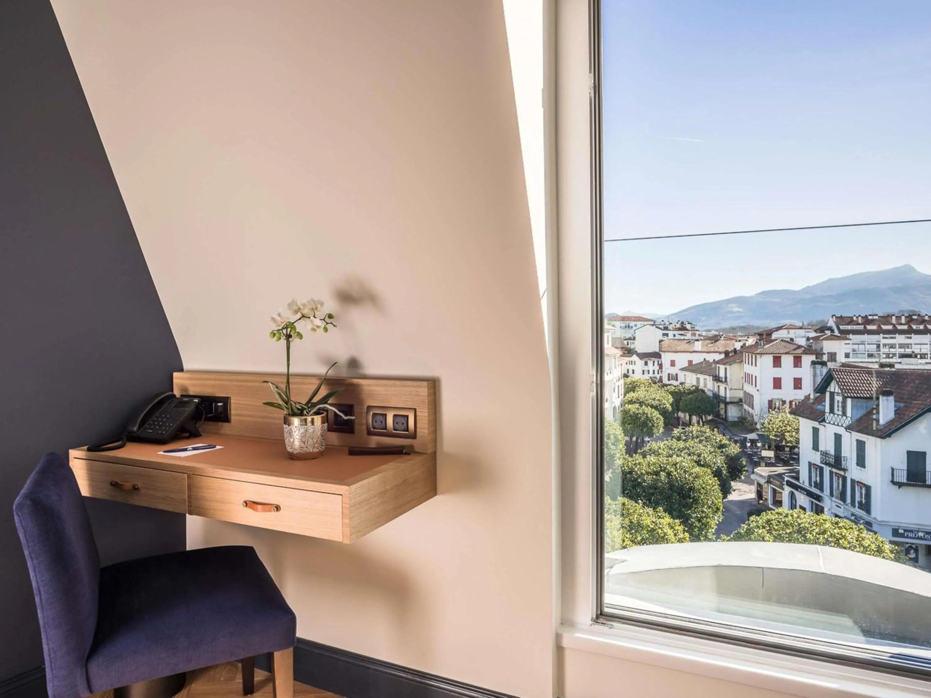 Bedroom in MADISON Saint Jean de Luz - Handwritten Collection
