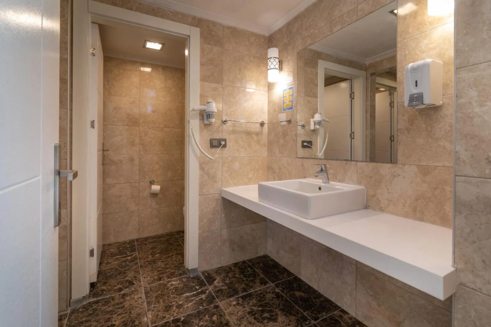 Toilet in Aforia Thermal Residences