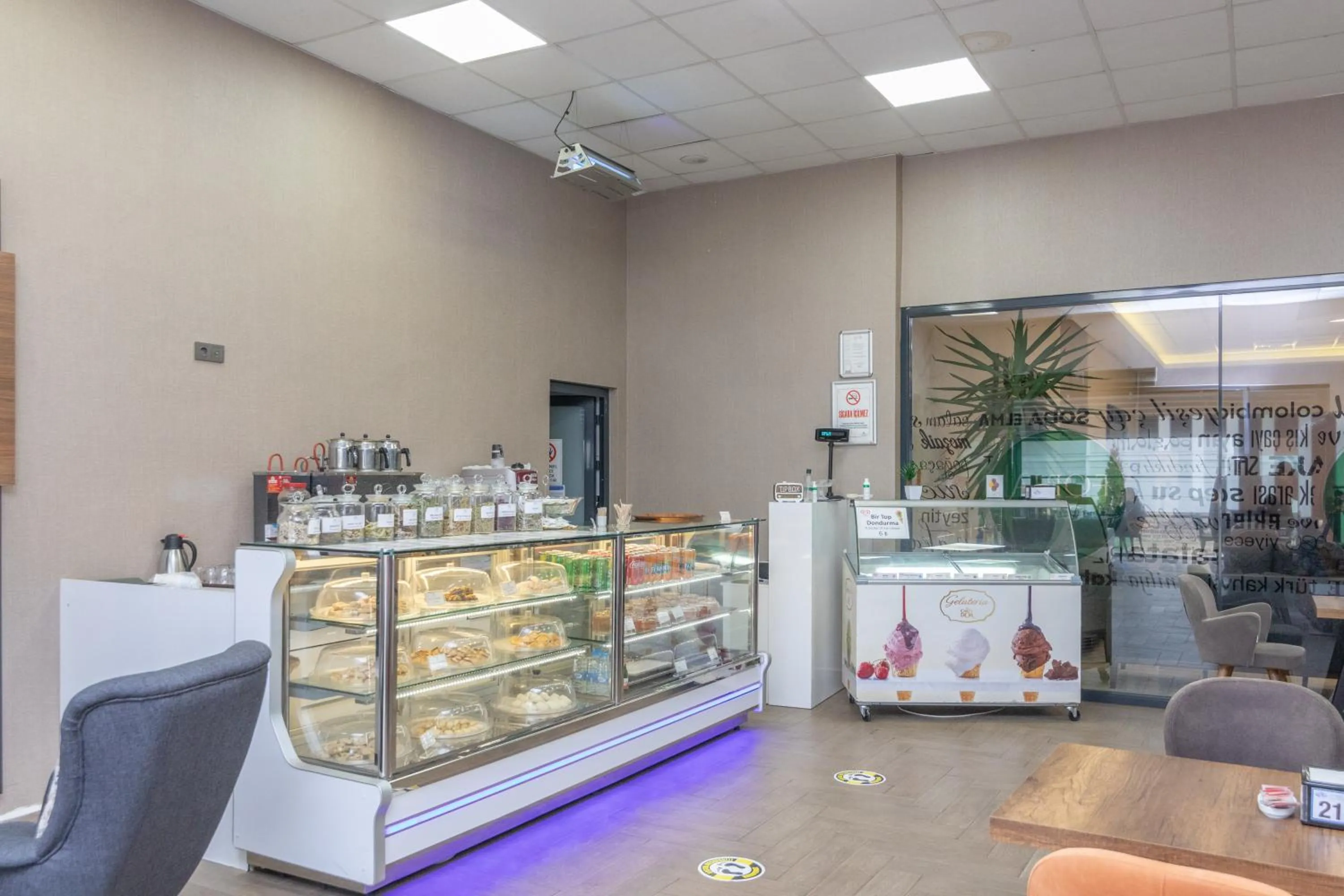 Coffee/tea facilities in Aforia Thermal Residences