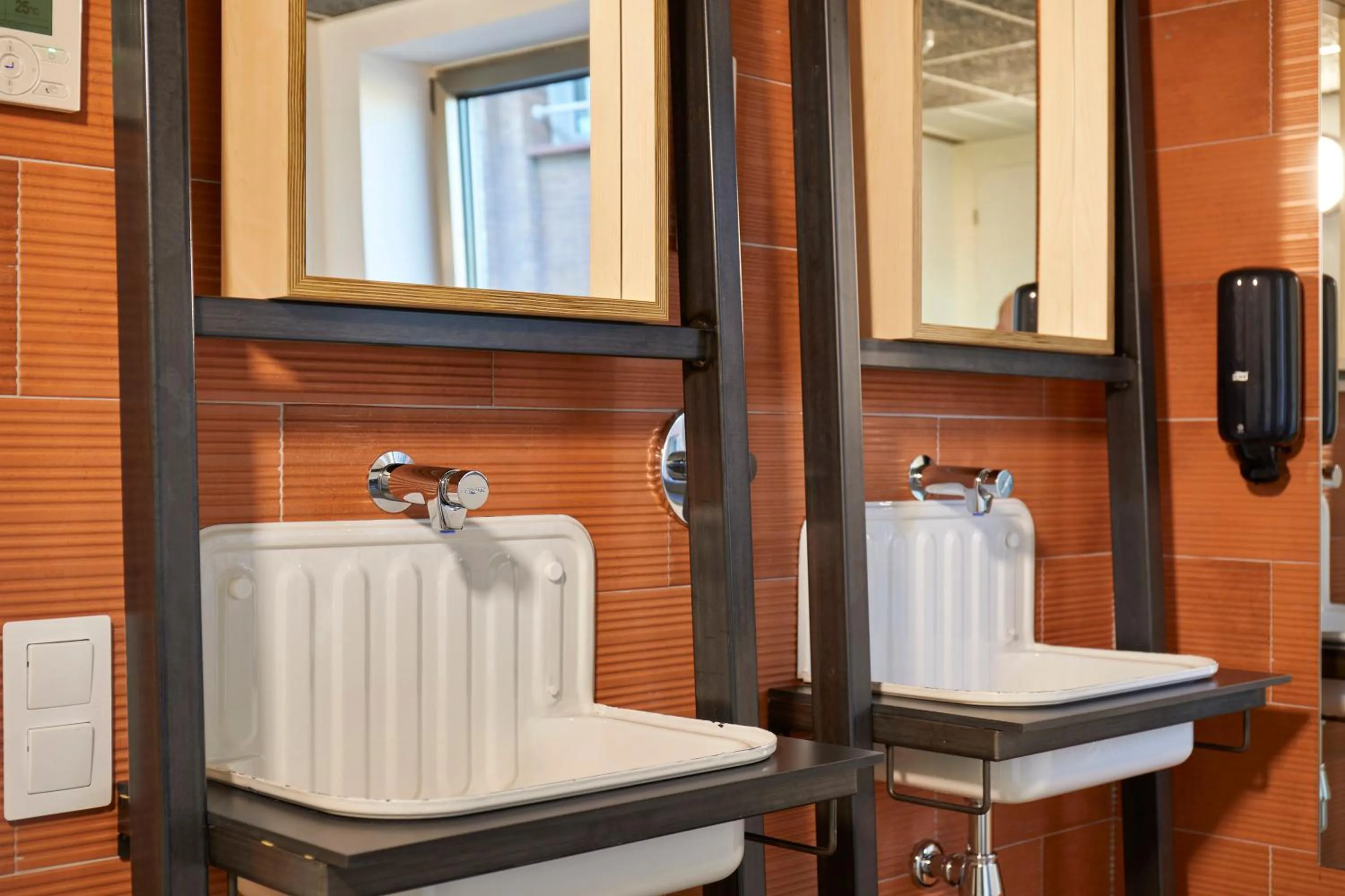 Bathroom in Unite Hostel Barcelona