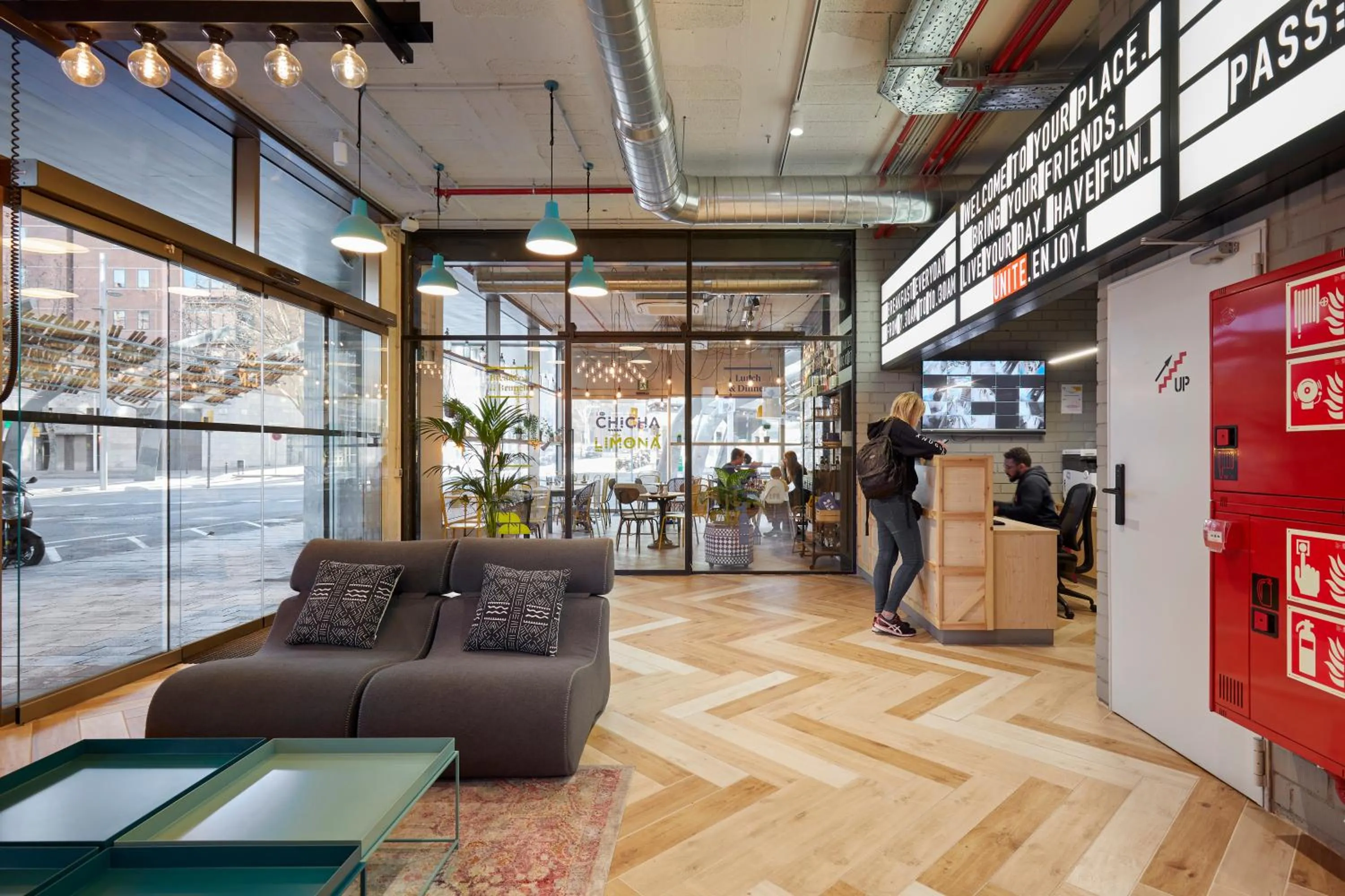 Living room in Unite Hostel Barcelona