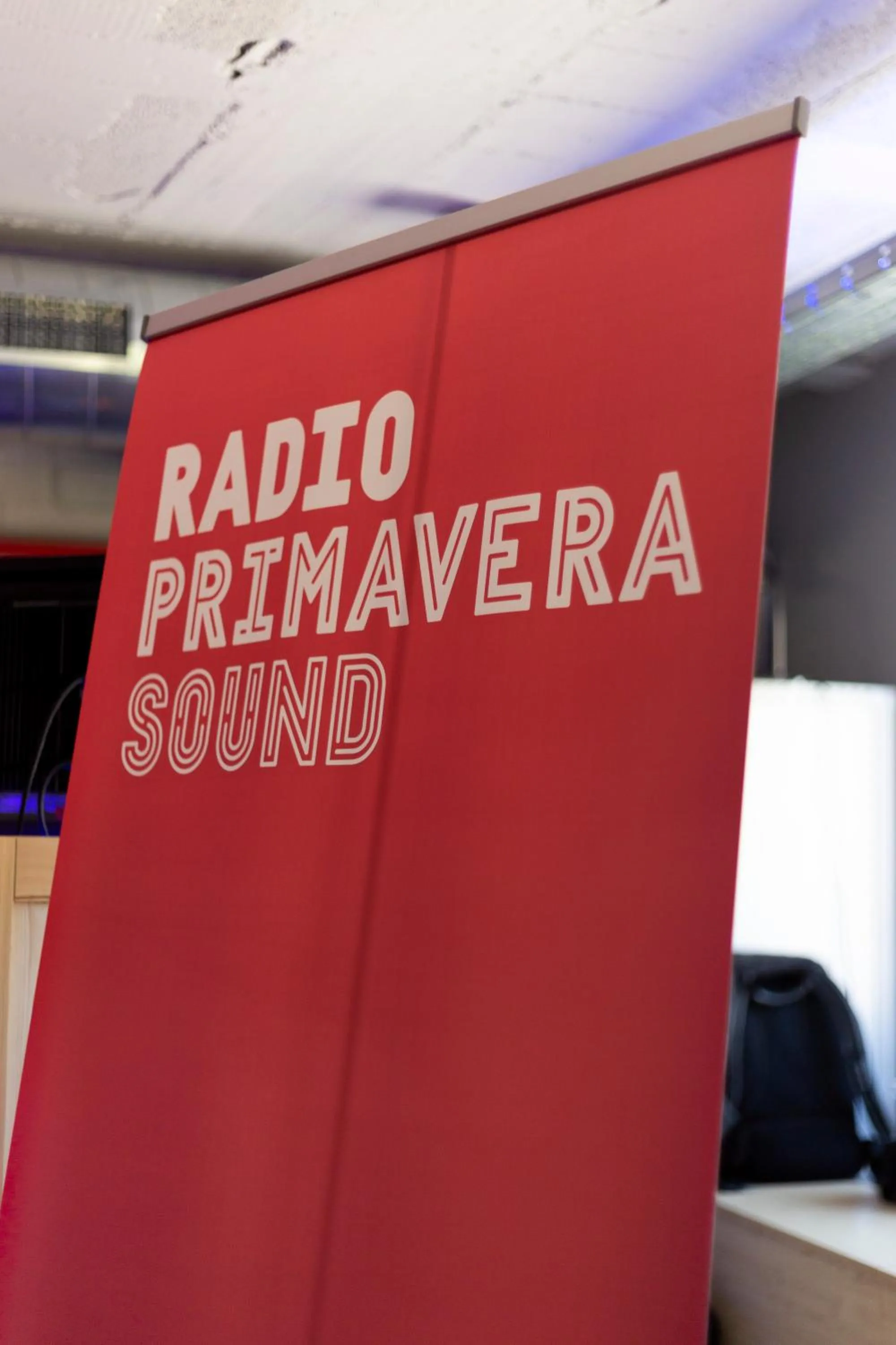 Text overlay in Unite Hostel Barcelona