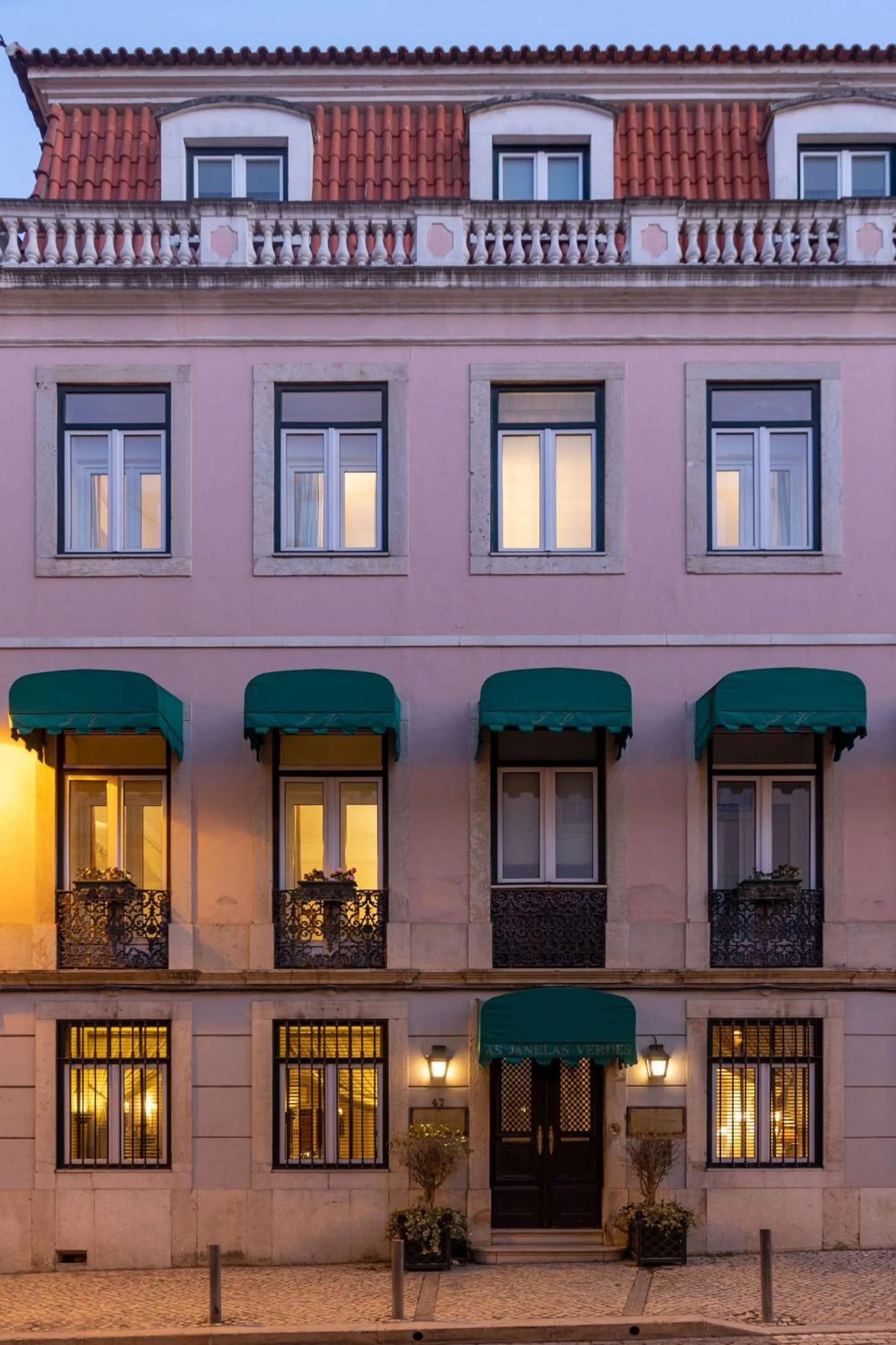 Property building in As Janelas Verdes Inn - Lisbon Heritage Collection - Riverside