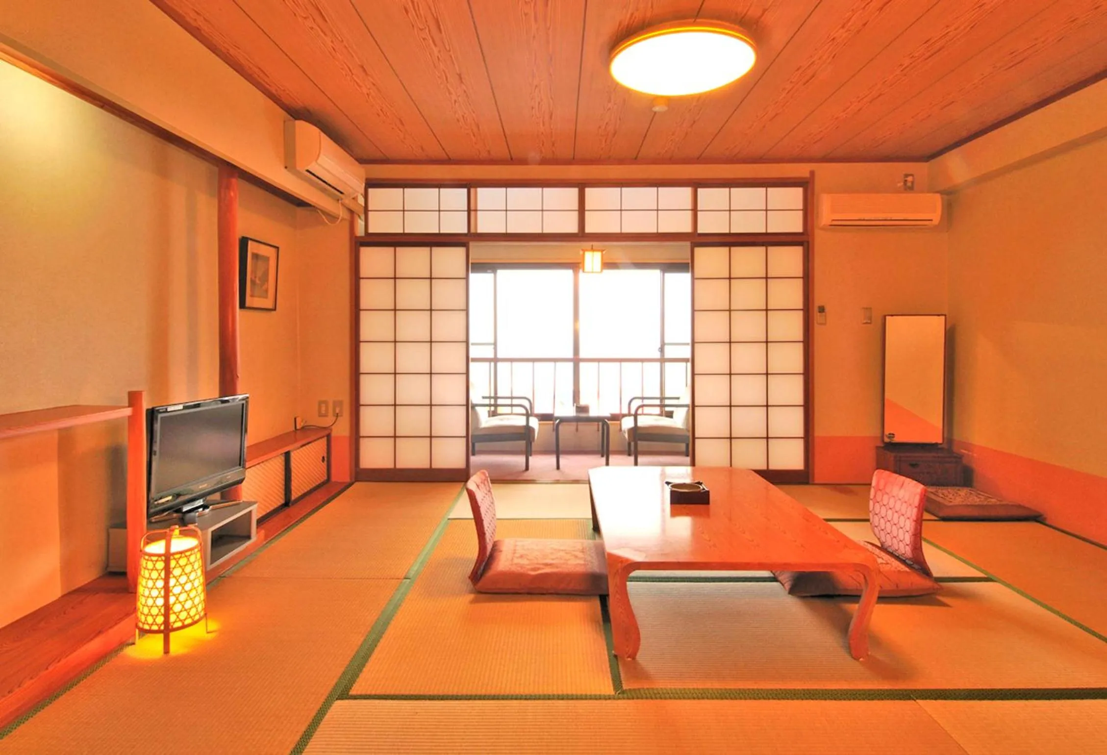 Photo of the whole room in Izuajiro-onsen Shoufuen