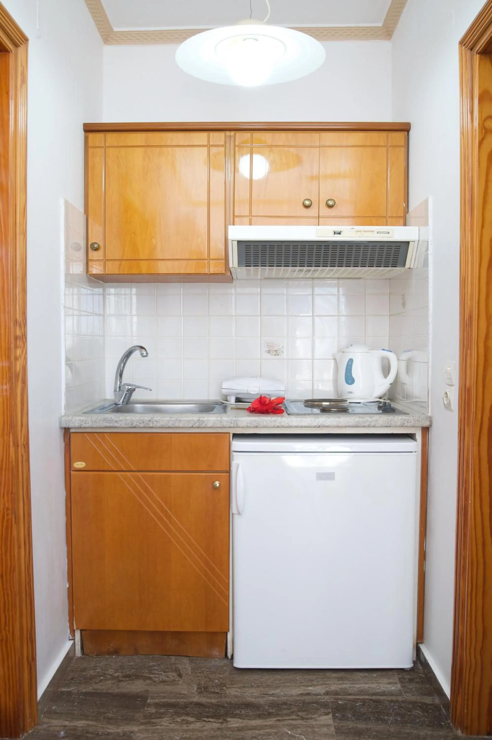 Nikos Studios and Apartments