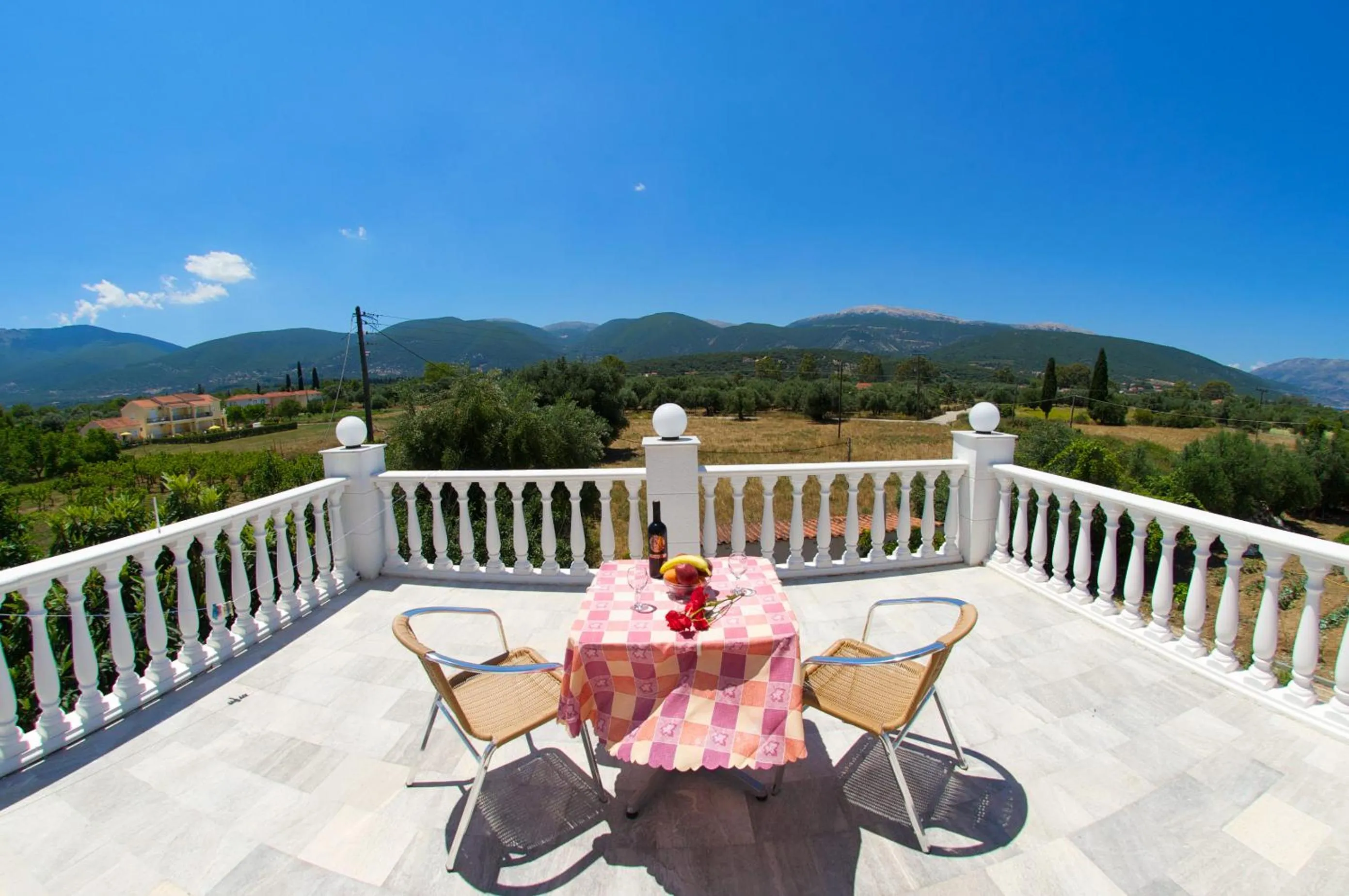 Nikos Studios and Apartments